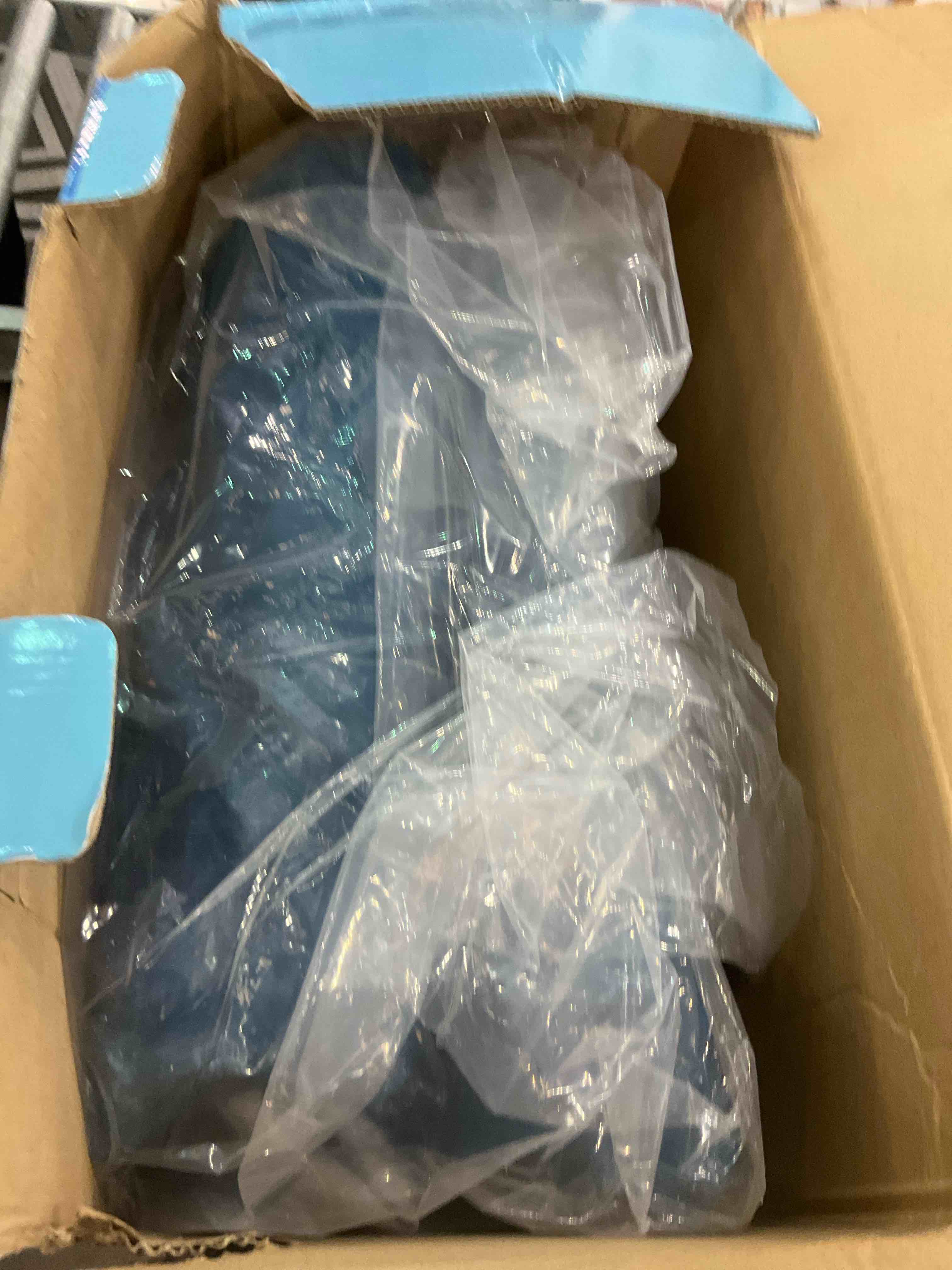 https://s3.amazonaws.com/lotting-images-prod/BargainHunt/EXS01534177_1715350983235.jpeg