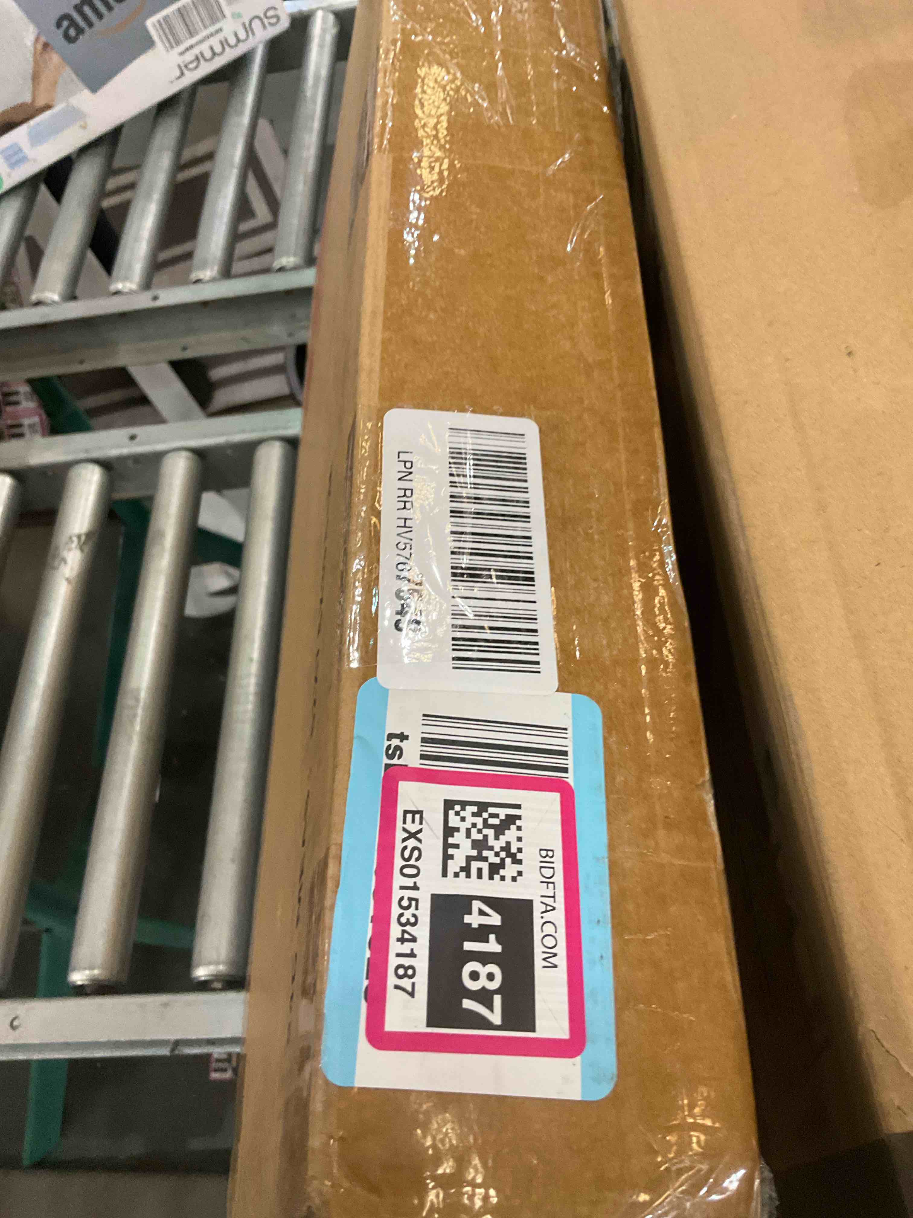 https://s3.amazonaws.com/lotting-images-prod/BargainHunt/EXS01534187_1715353047539.jpeg