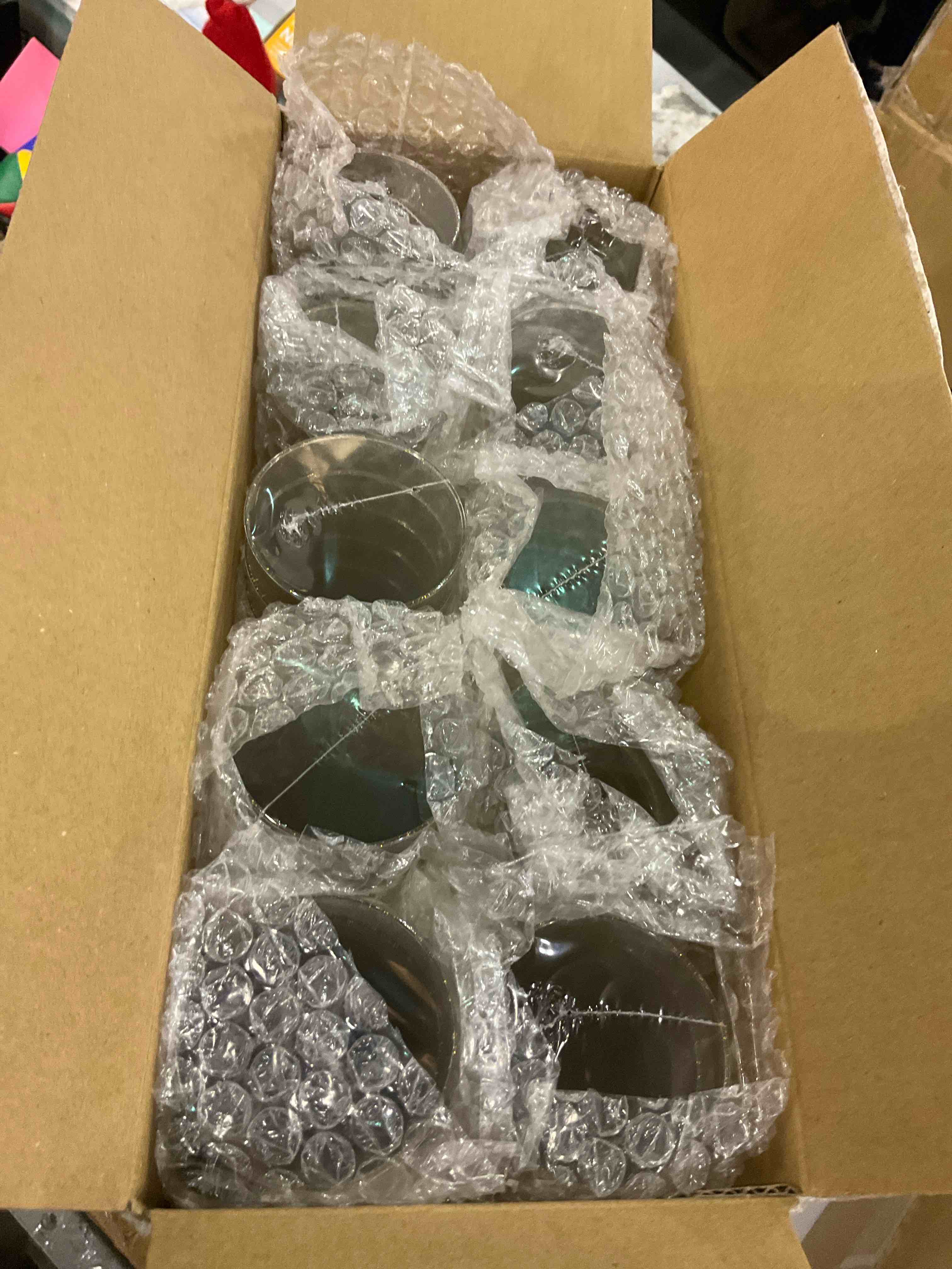 https://s3.amazonaws.com/lotting-images-prod/BargainHunt/EXS01534296_1715604760722.jpeg