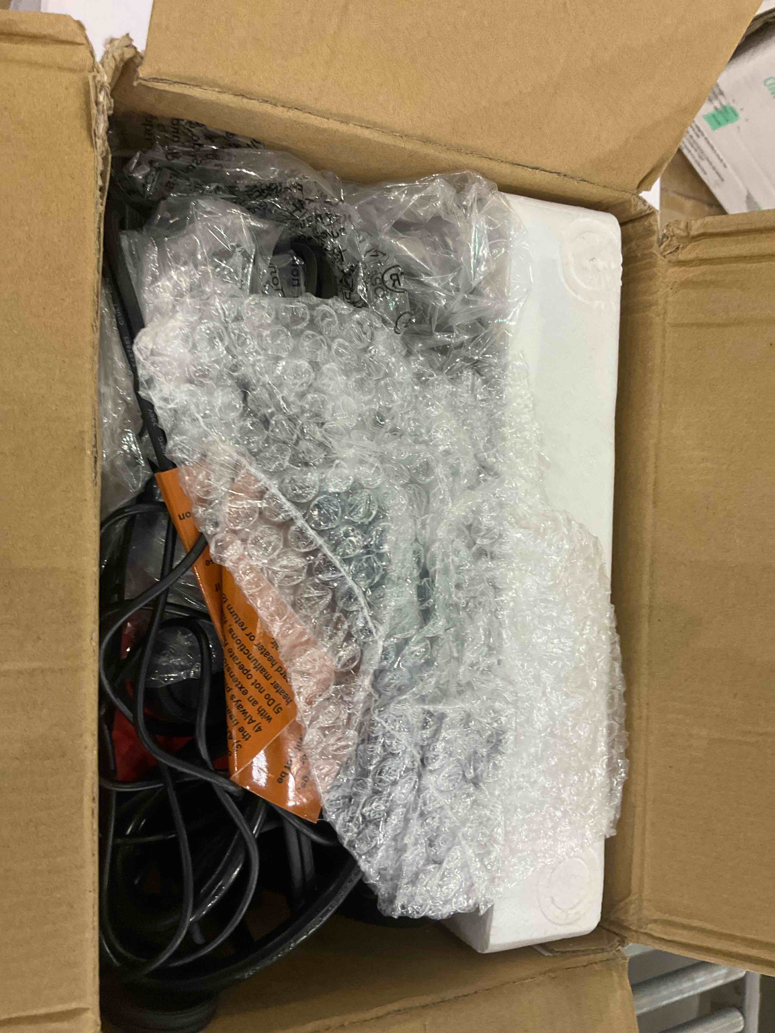 https://s3.amazonaws.com/lotting-images-prod/BargainHunt/EXS01534299_1715607151923.jpeg