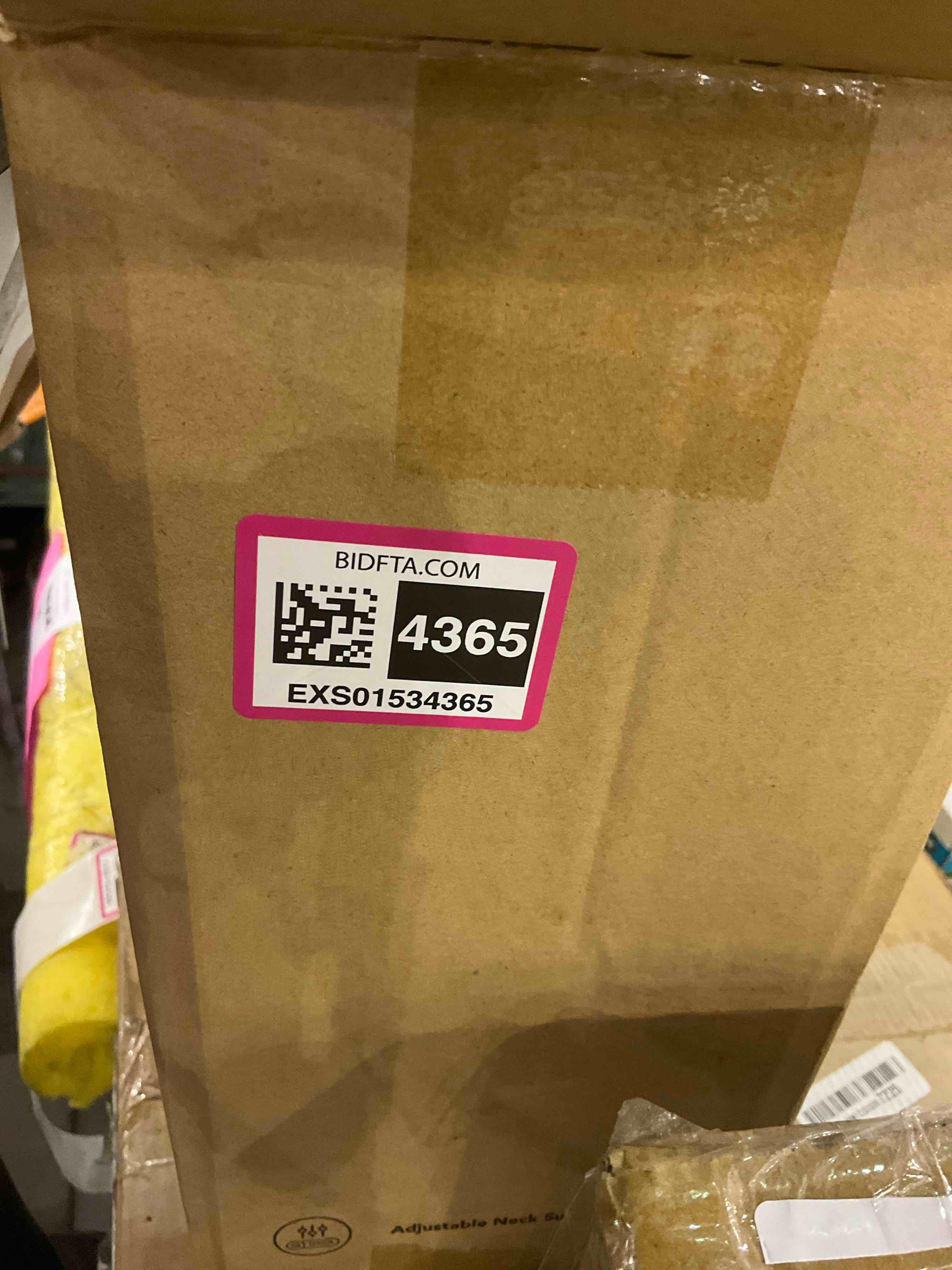 https://s3.amazonaws.com/lotting-images-prod/BargainHunt/EXS01534365_1715771513089.jpeg