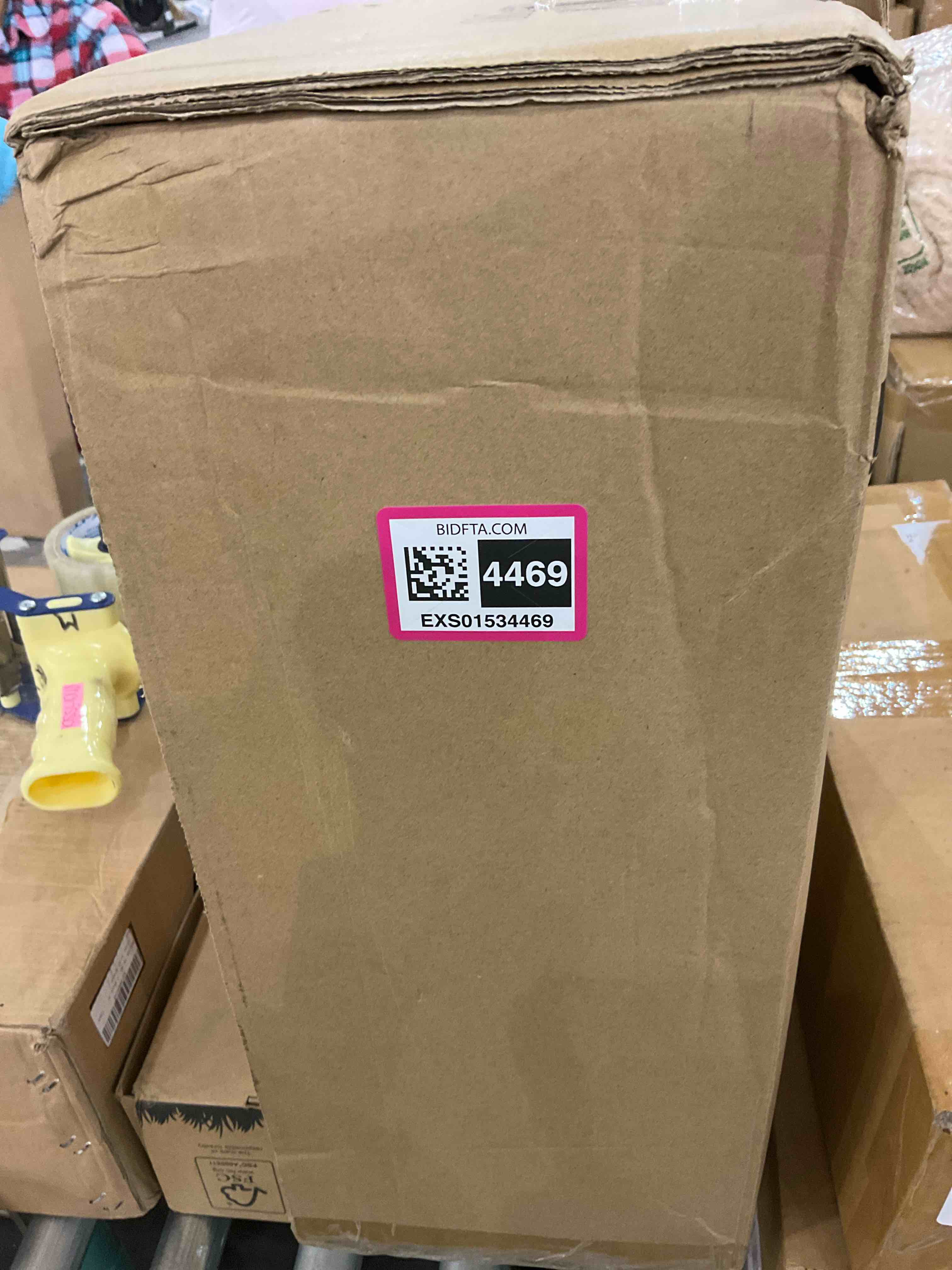 https://s3.amazonaws.com/lotting-images-prod/BargainHunt/EXS01534469_1715882063542.jpeg