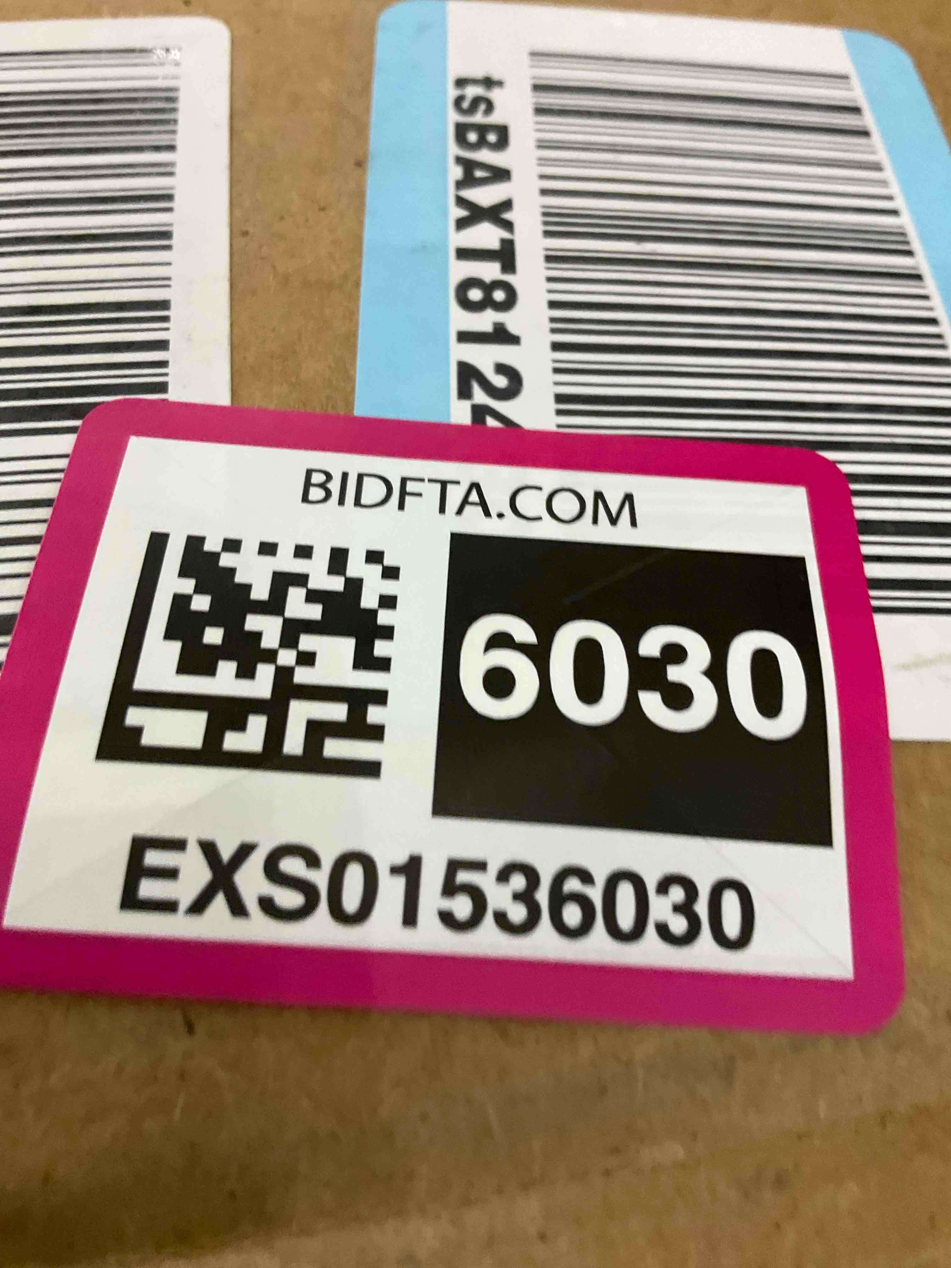 https://s3.amazonaws.com/lotting-images-prod/BargainHunt/EXS01536030_1715799101002.jpeg