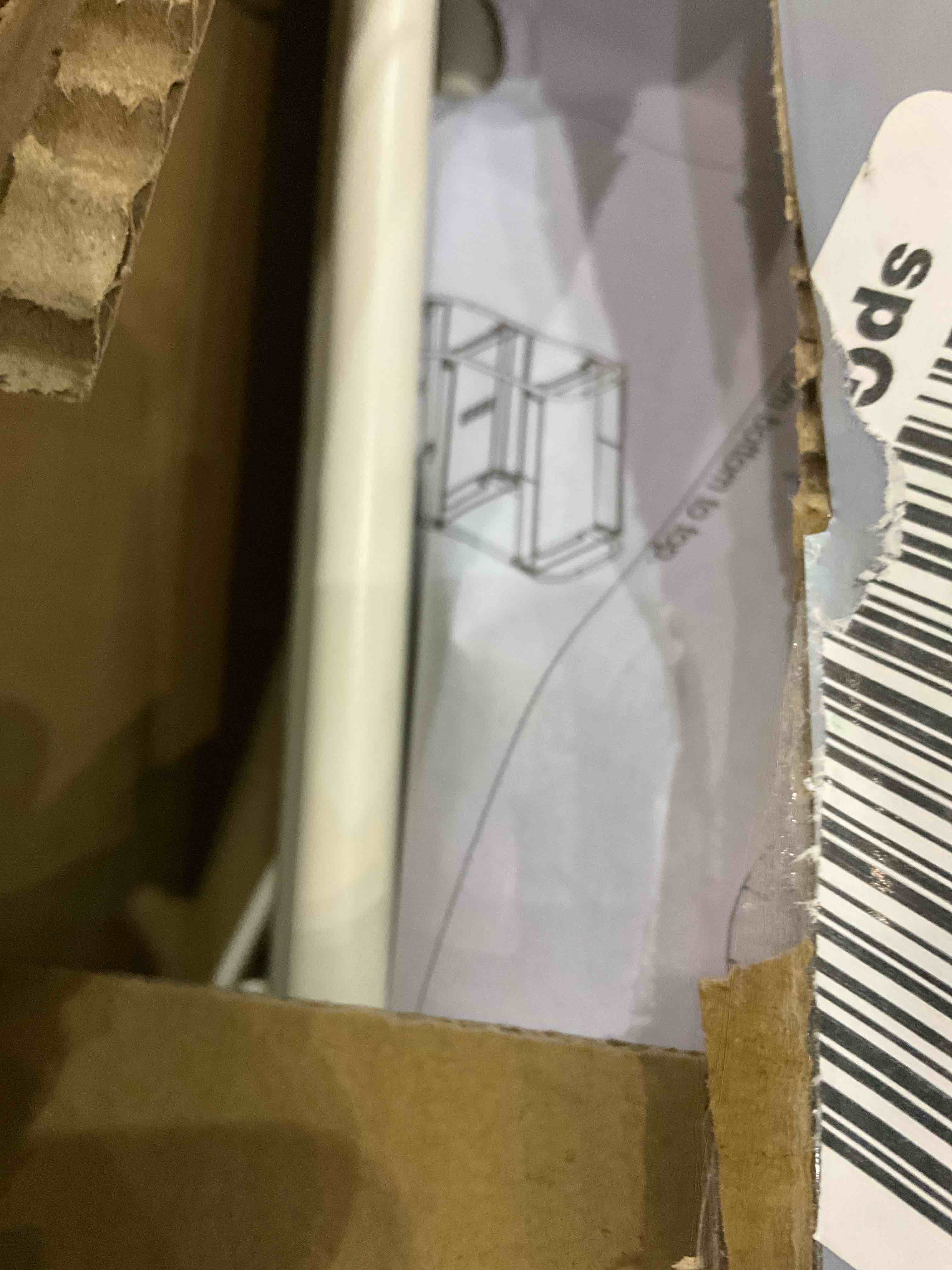 https://s3.amazonaws.com/lotting-images-prod/BargainHunt/EXS01536237_1715946221861.jpeg