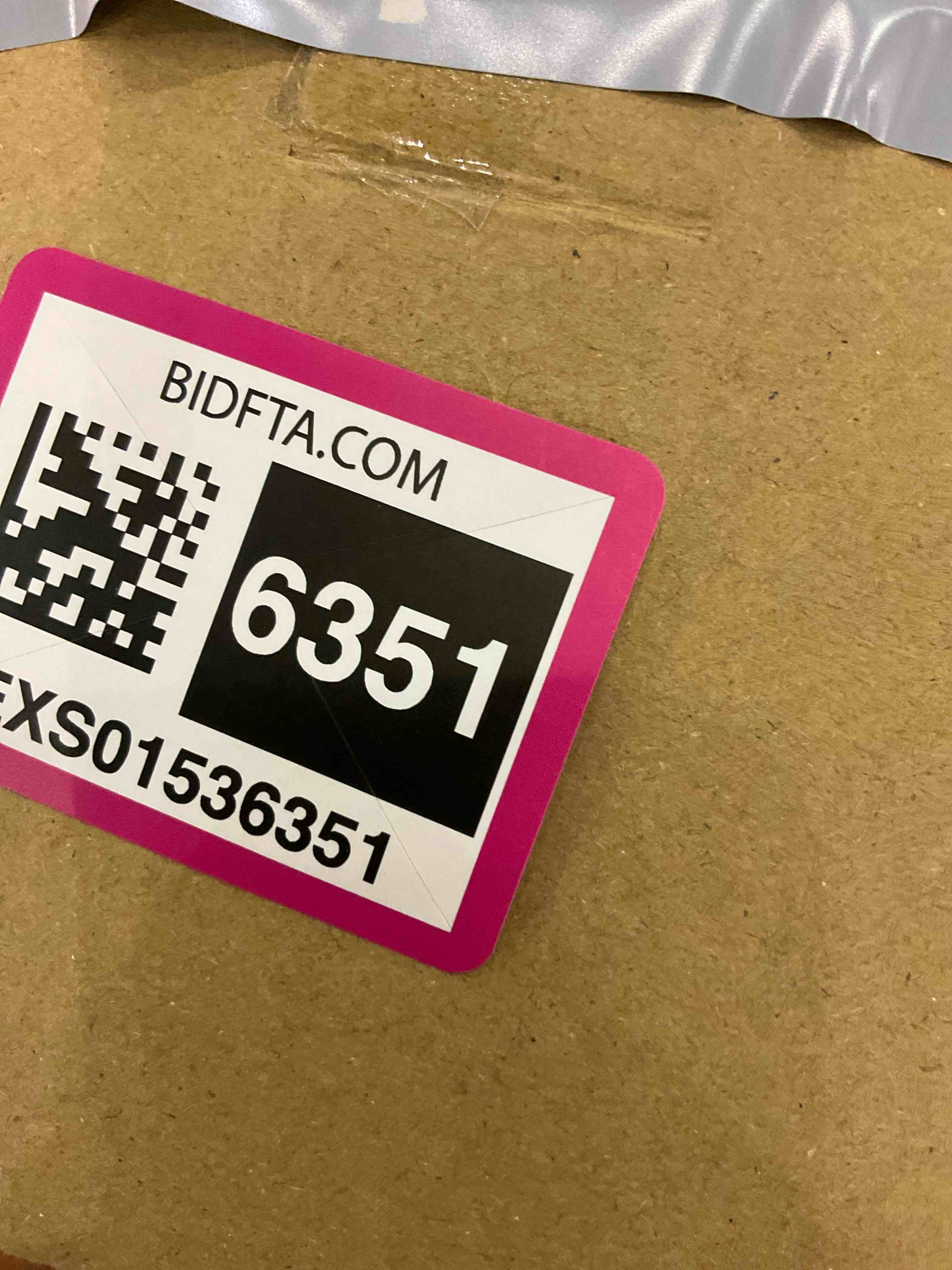 https://s3.amazonaws.com/lotting-images-prod/BargainHunt/EXS01536351_1715965373404.jpeg