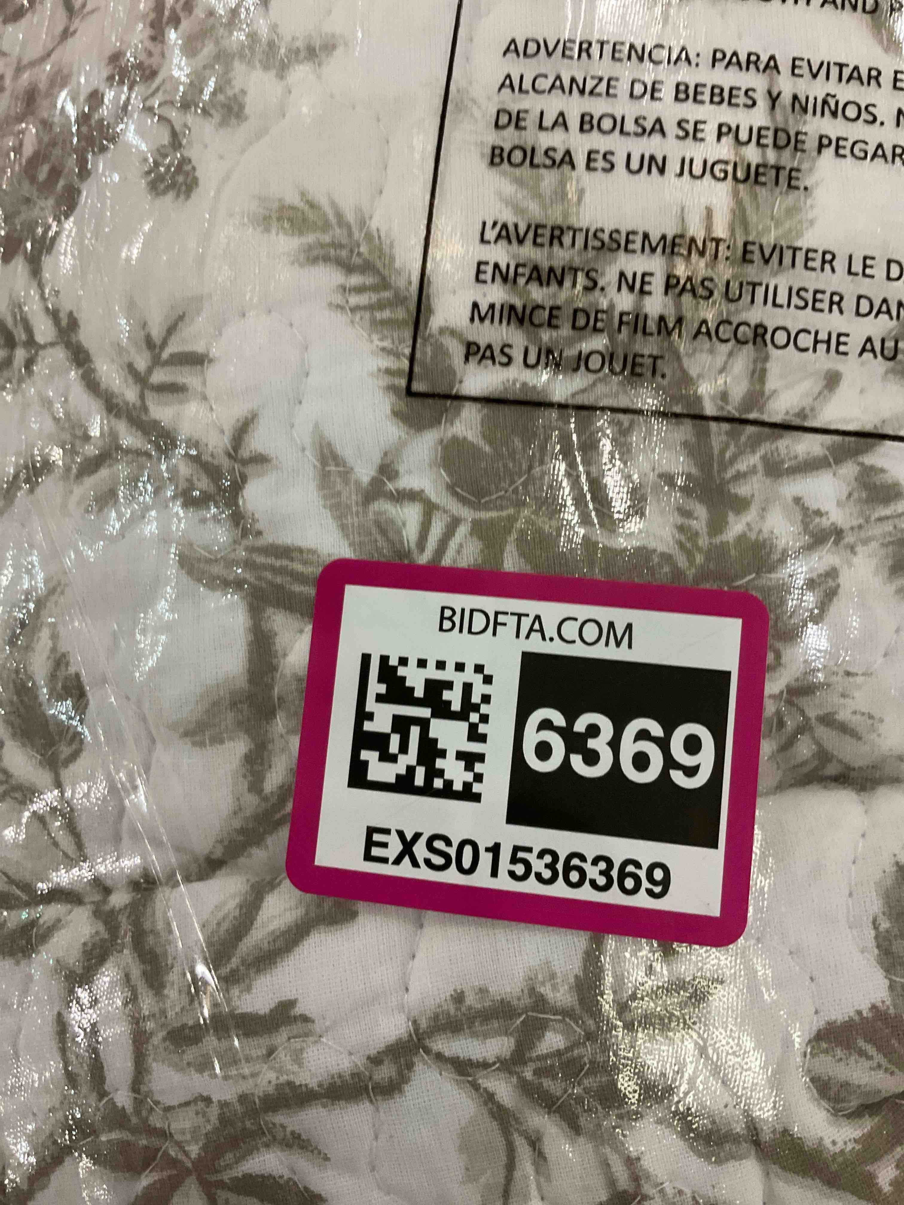 https://s3.amazonaws.com/lotting-images-prod/BargainHunt/EXS01536369_1715967226298.jpeg