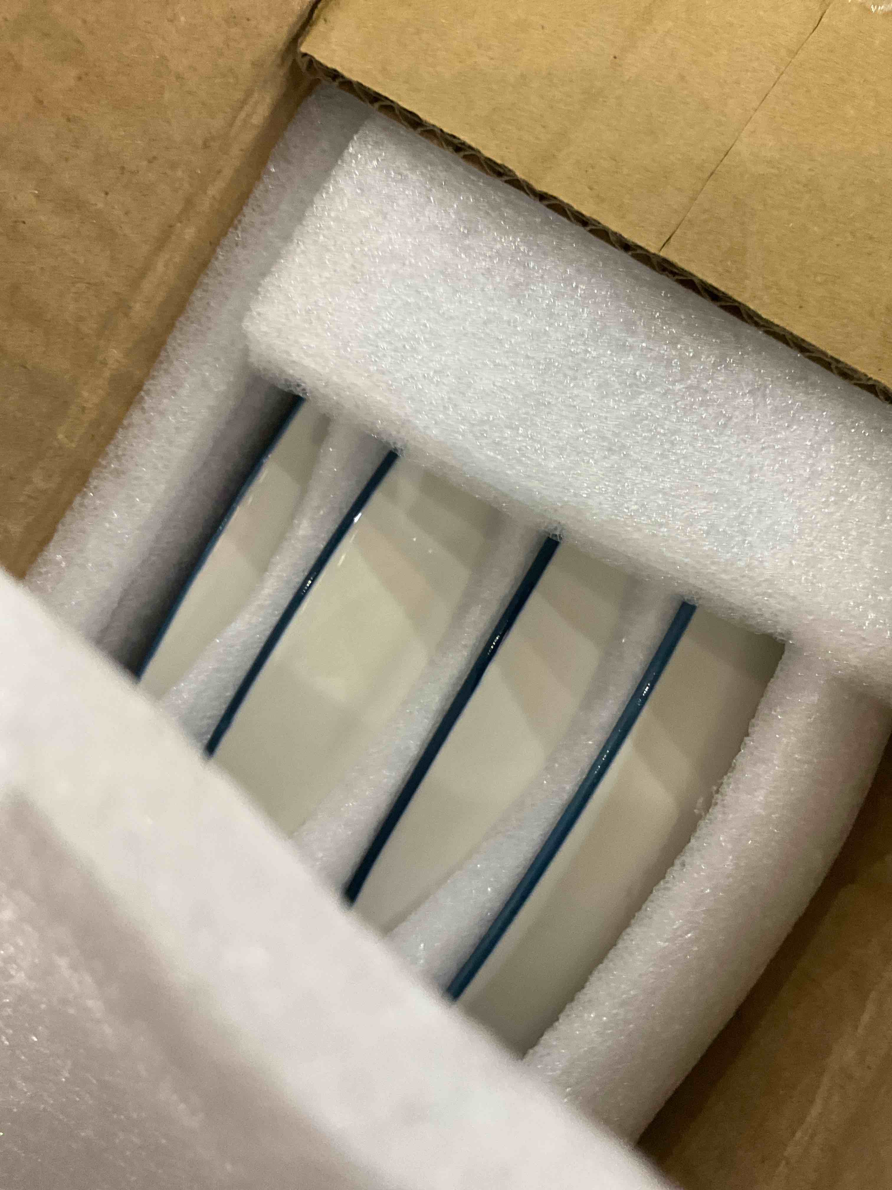 https://s3.amazonaws.com/lotting-images-prod/BargainHunt/EXS01536390_1715971297605.jpeg