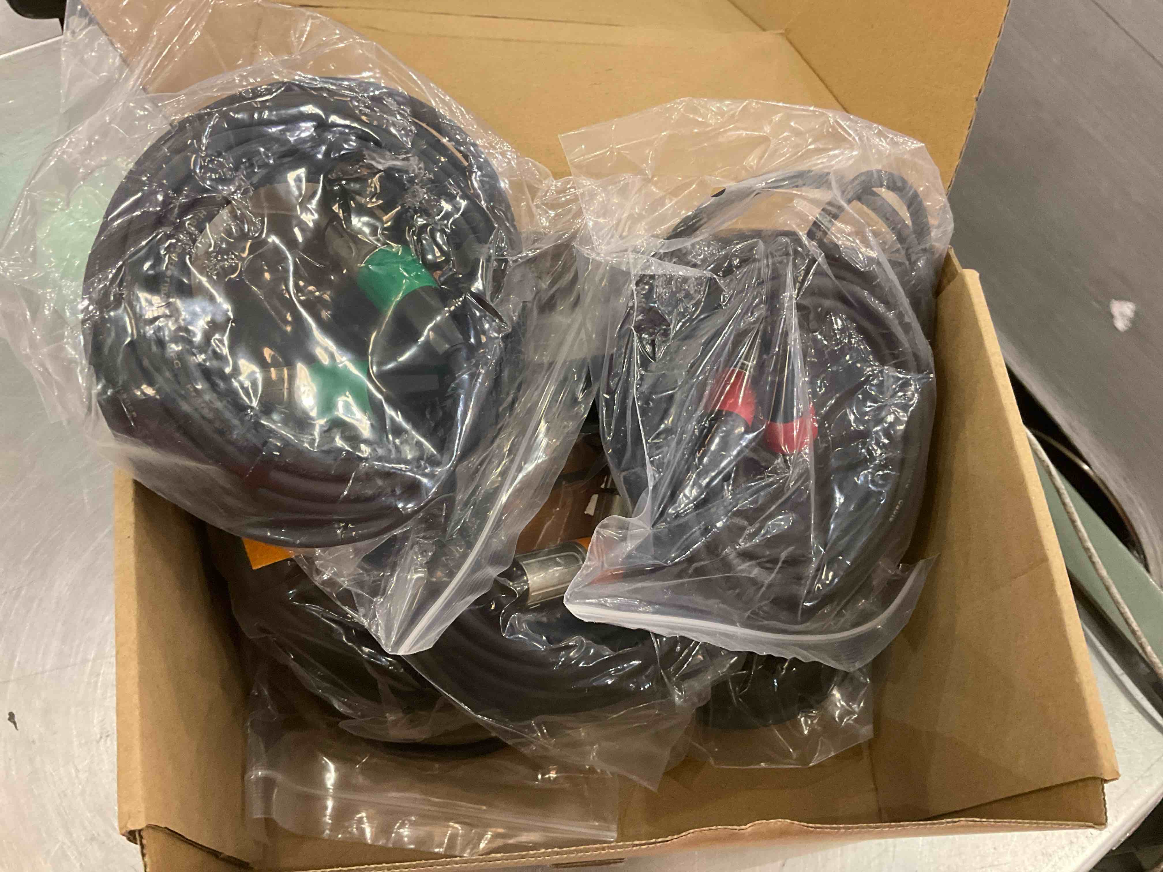 https://s3.amazonaws.com/lotting-images-prod/BargainHunt/EXS01537140_1715107112698.jpeg