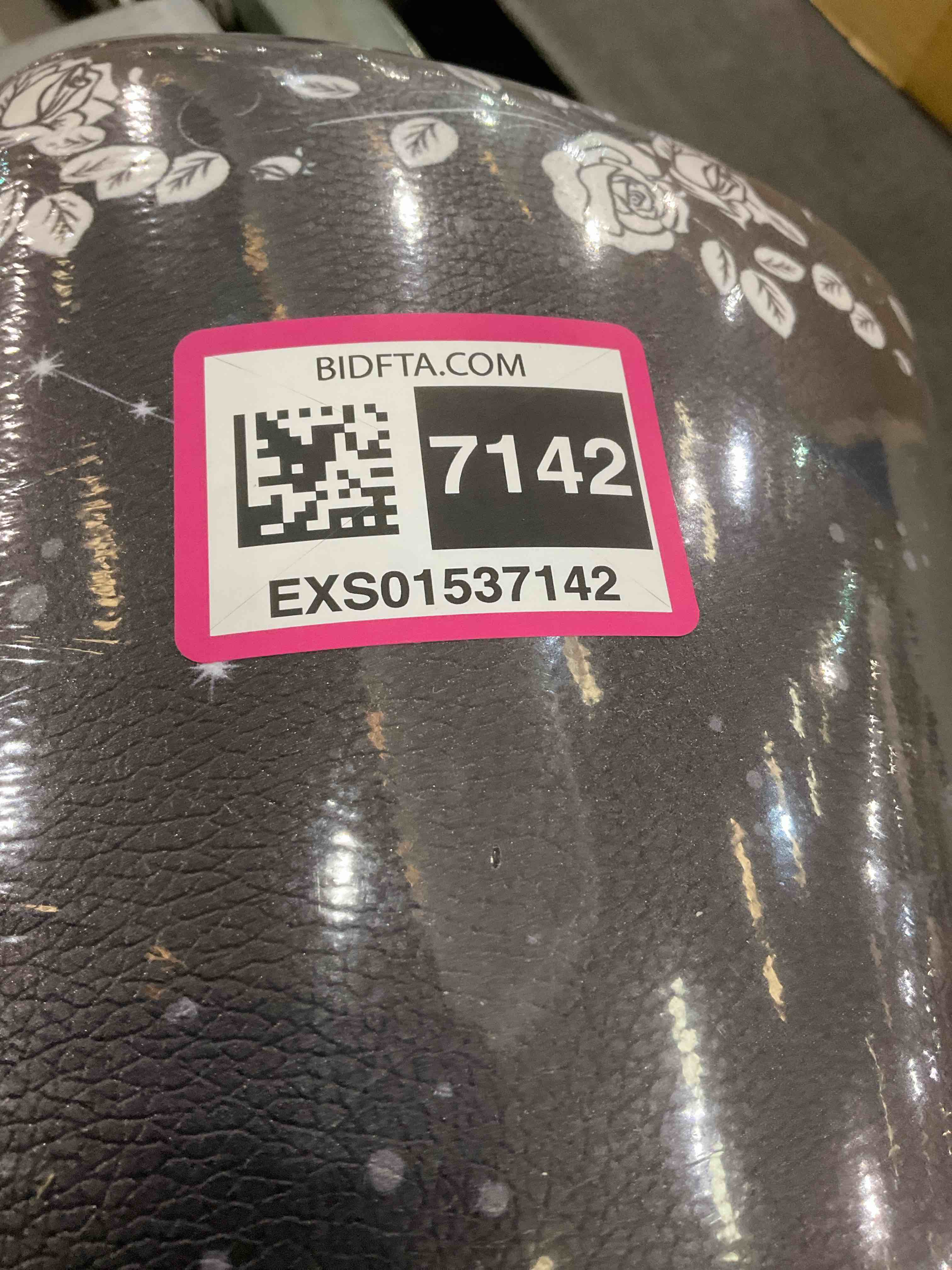 https://s3.amazonaws.com/lotting-images-prod/BargainHunt/EXS01537142_1715107294975.jpeg