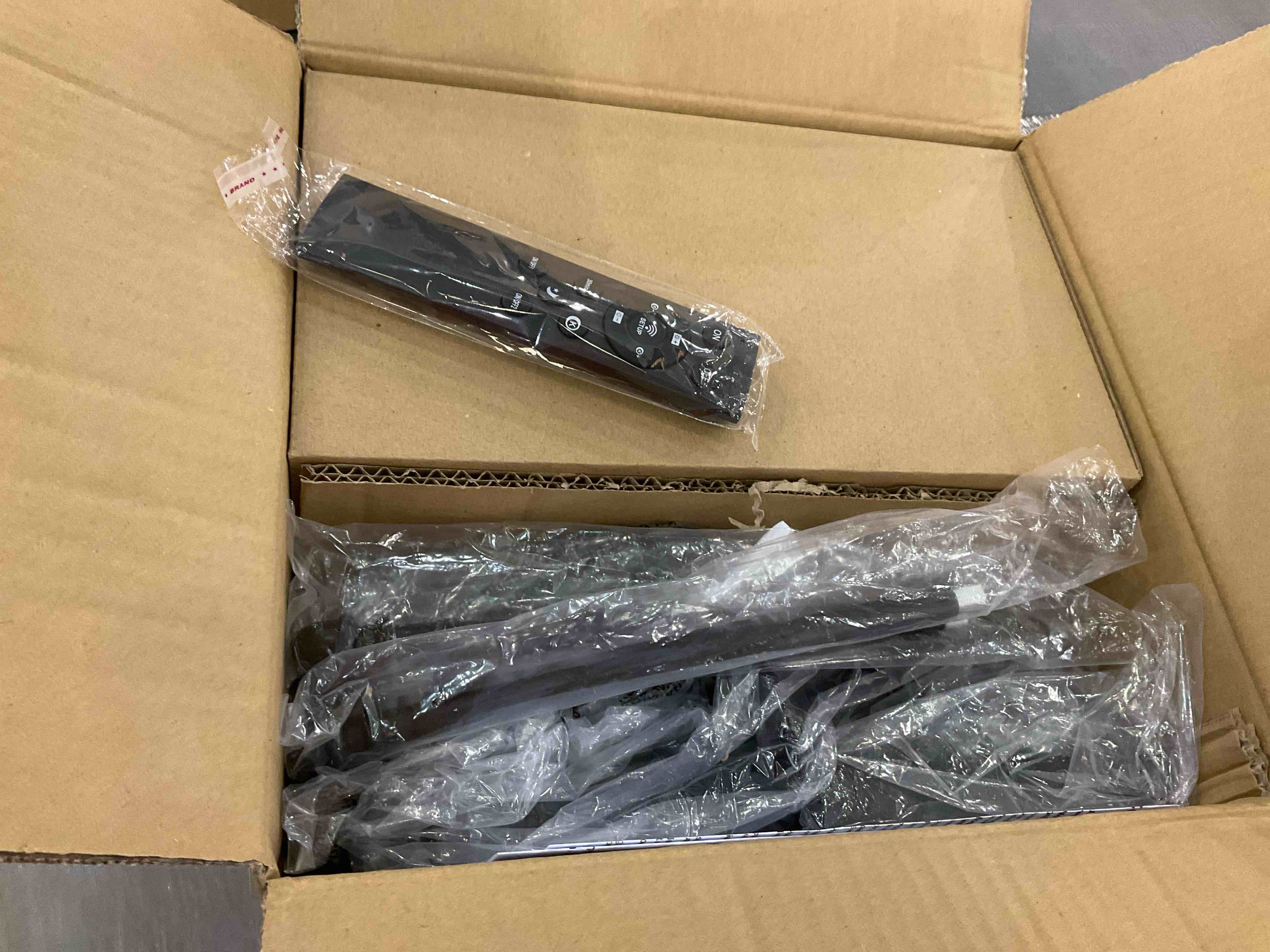 https://s3.amazonaws.com/lotting-images-prod/BargainHunt/EXS01537144_1715107562272.jpeg