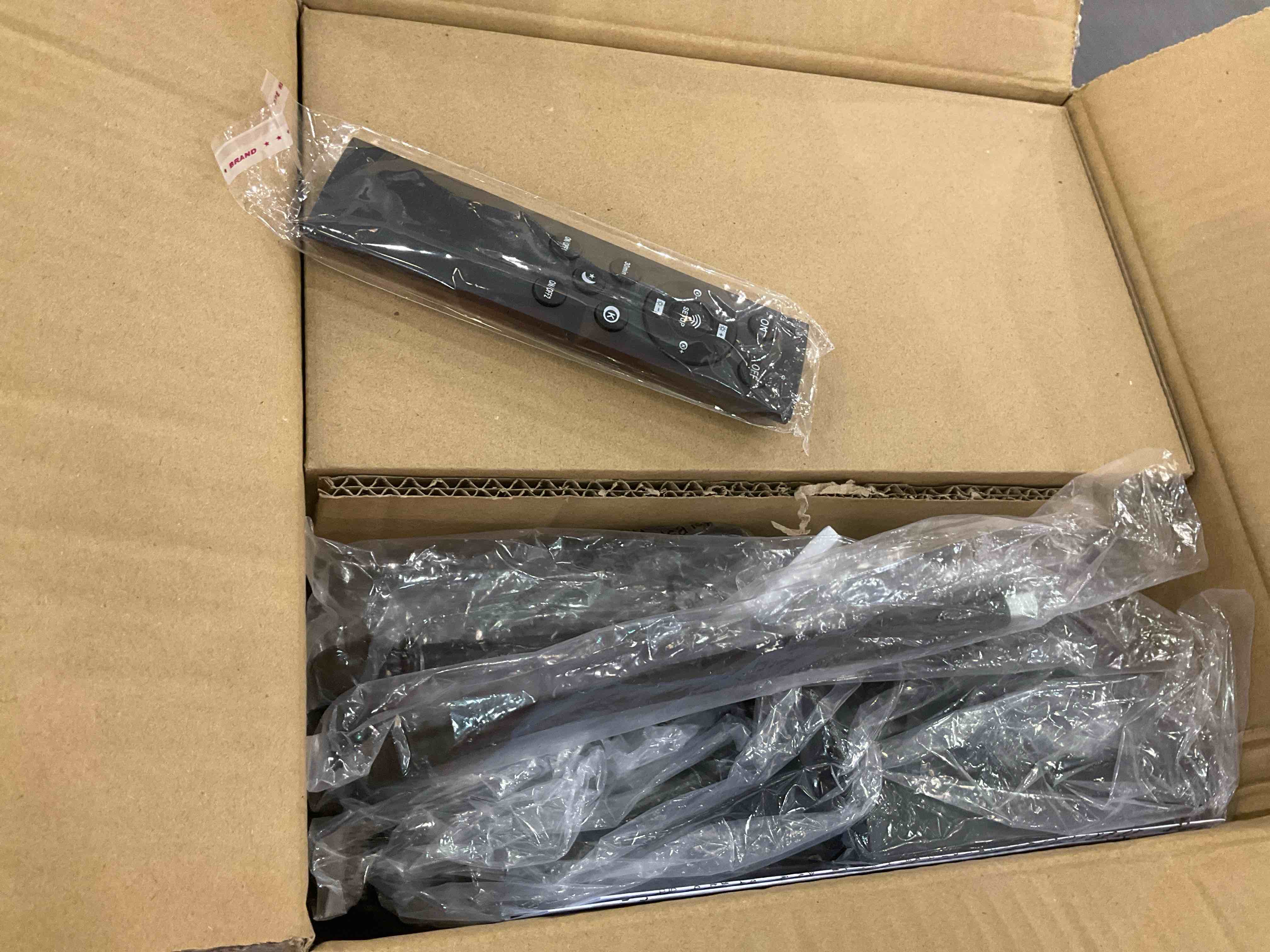 https://s3.amazonaws.com/lotting-images-prod/BargainHunt/EXS01537144_1715107564344.jpeg