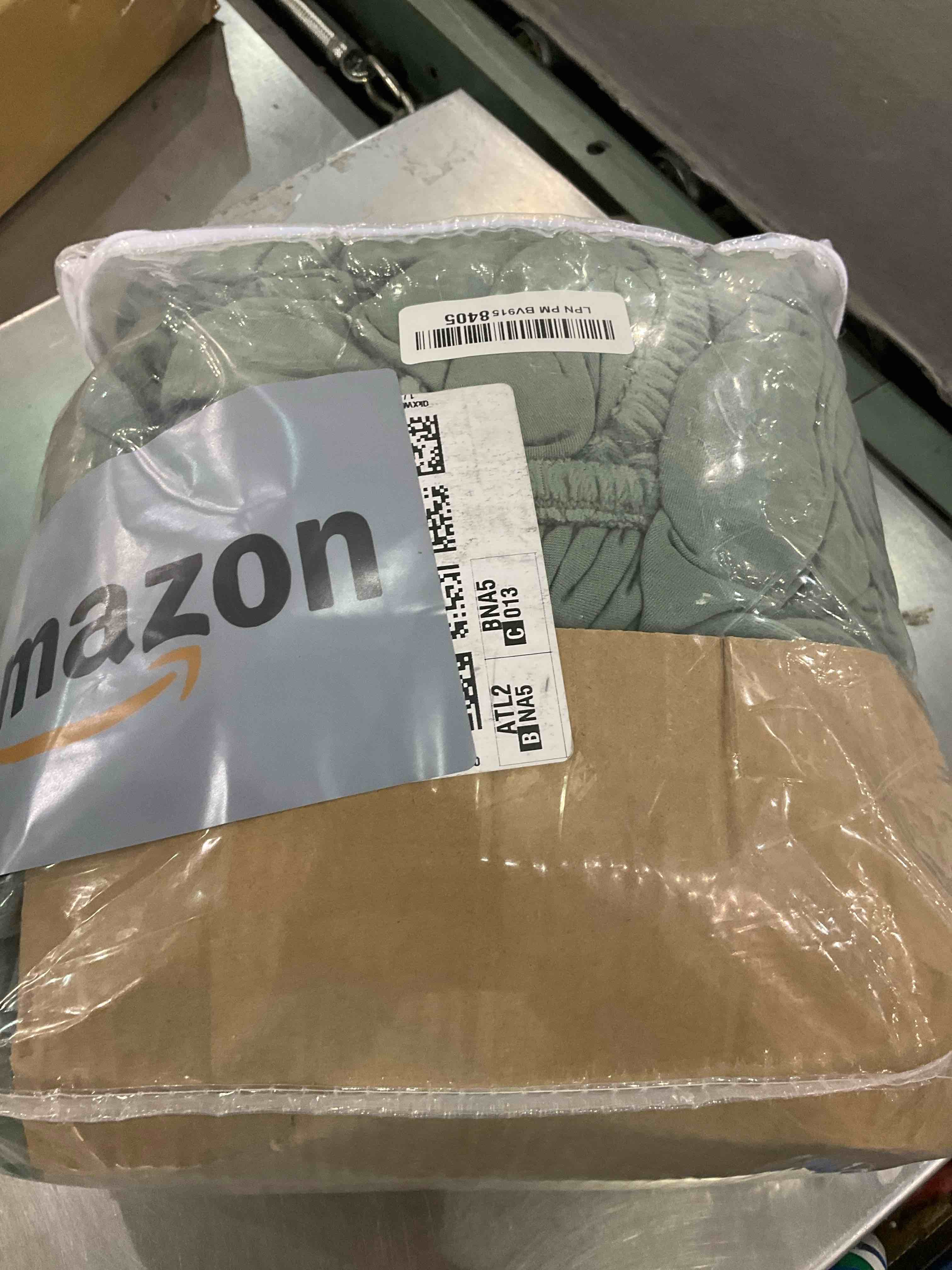 https://s3.amazonaws.com/lotting-images-prod/BargainHunt/EXS01537180_1715169773118.jpeg