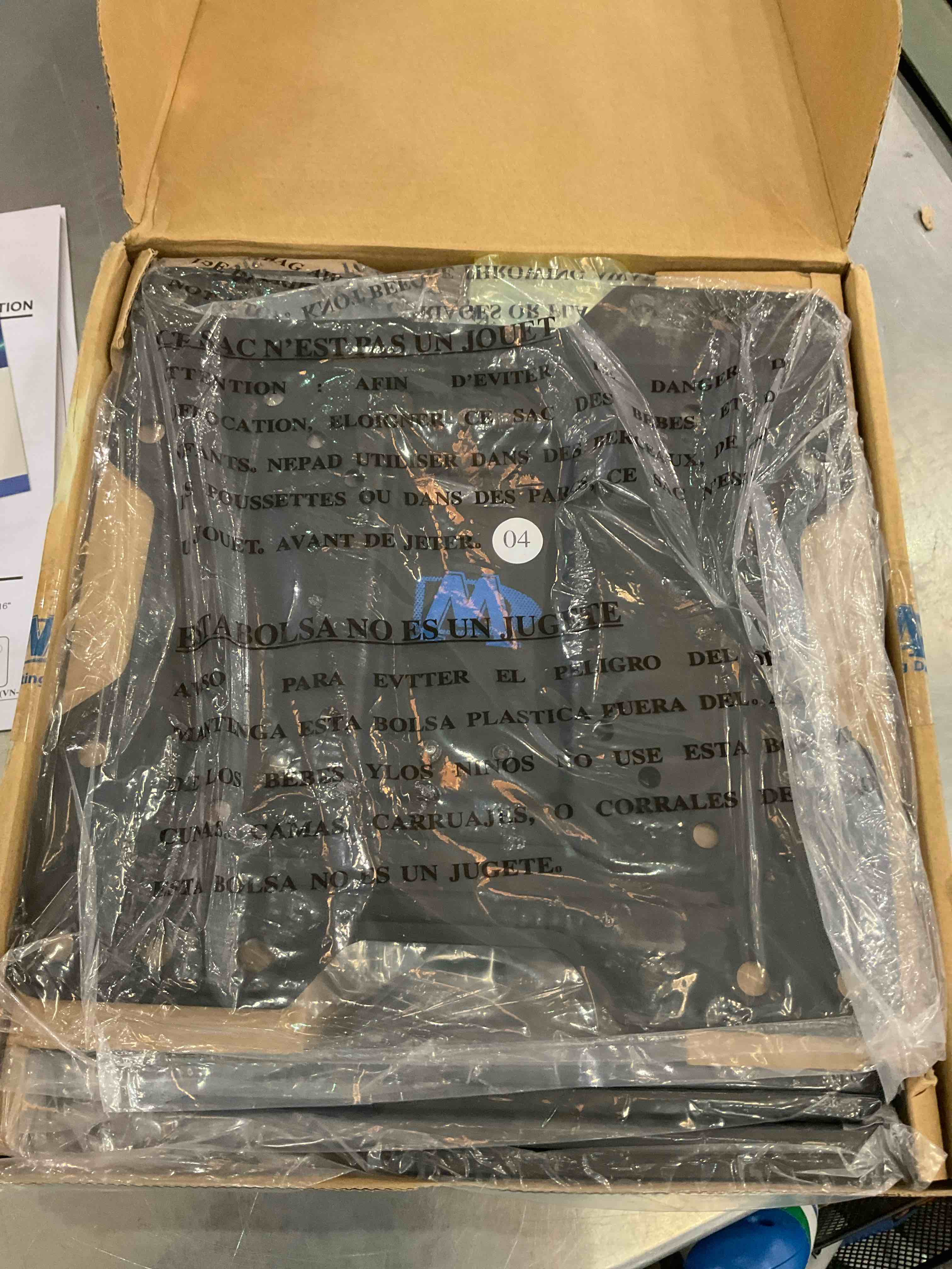 https://s3.amazonaws.com/lotting-images-prod/BargainHunt/EXS01537307_1715192955706.jpeg