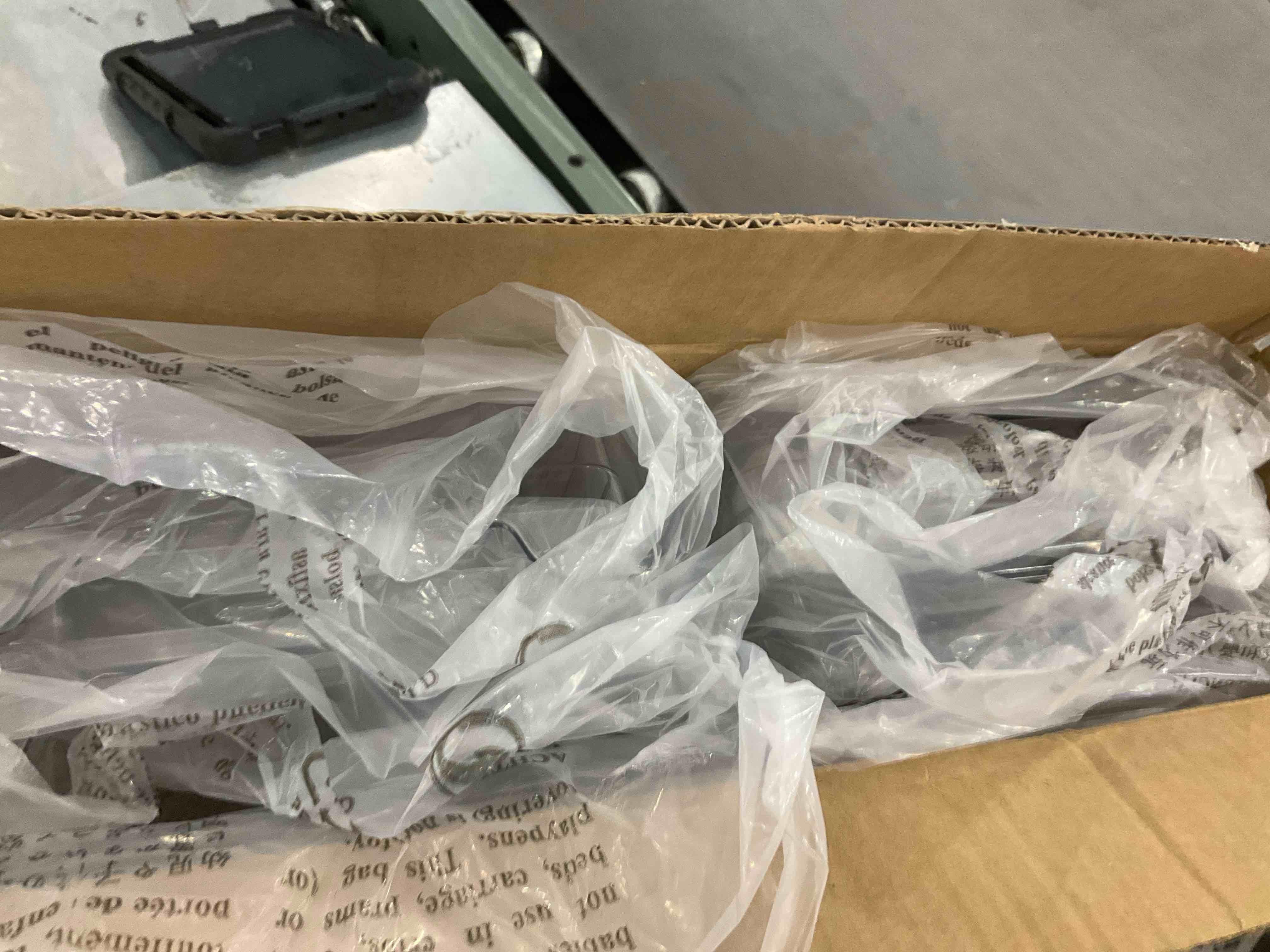 https://s3.amazonaws.com/lotting-images-prod/BargainHunt/EXS01537428_1715269010606.jpeg
