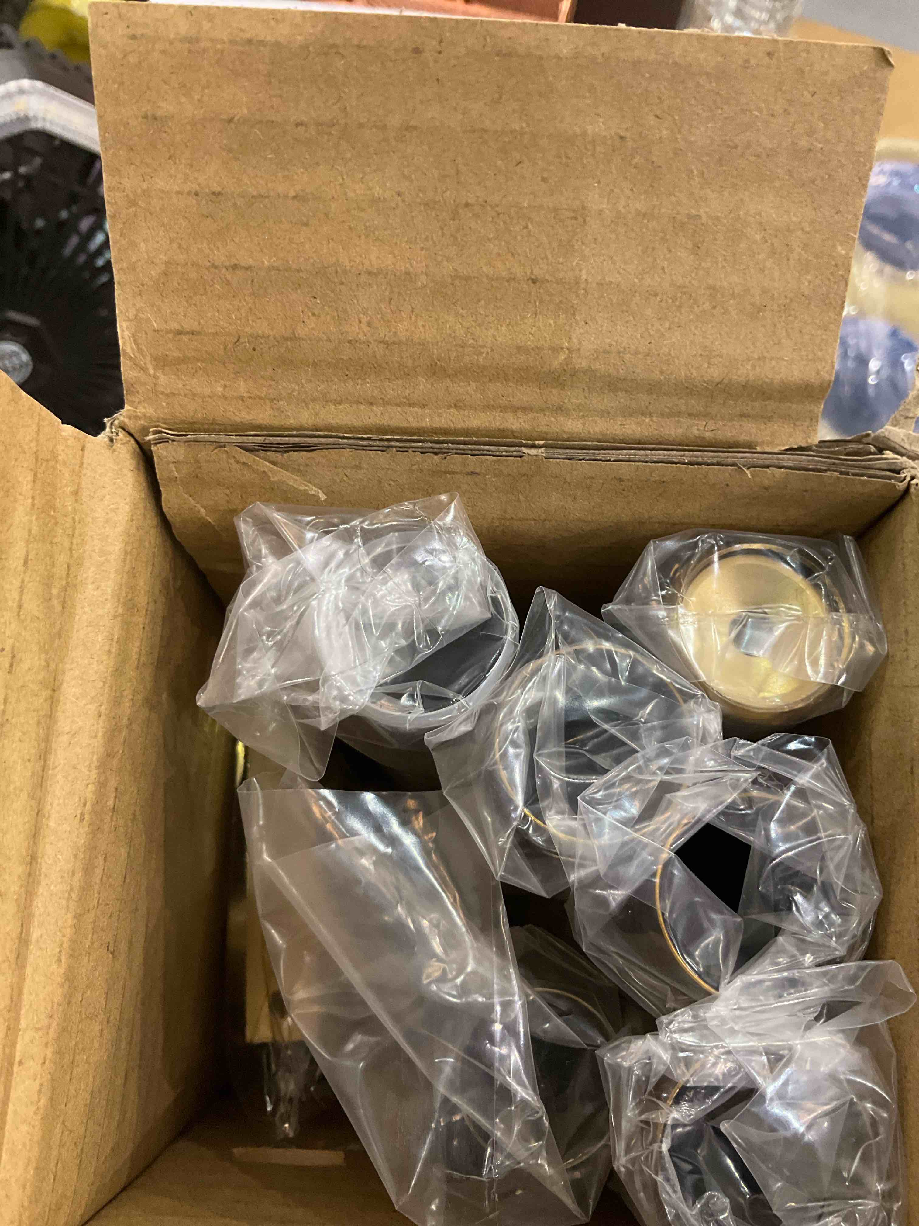https://s3.amazonaws.com/lotting-images-prod/BargainHunt/EXS01537597_1714396859192.jpeg