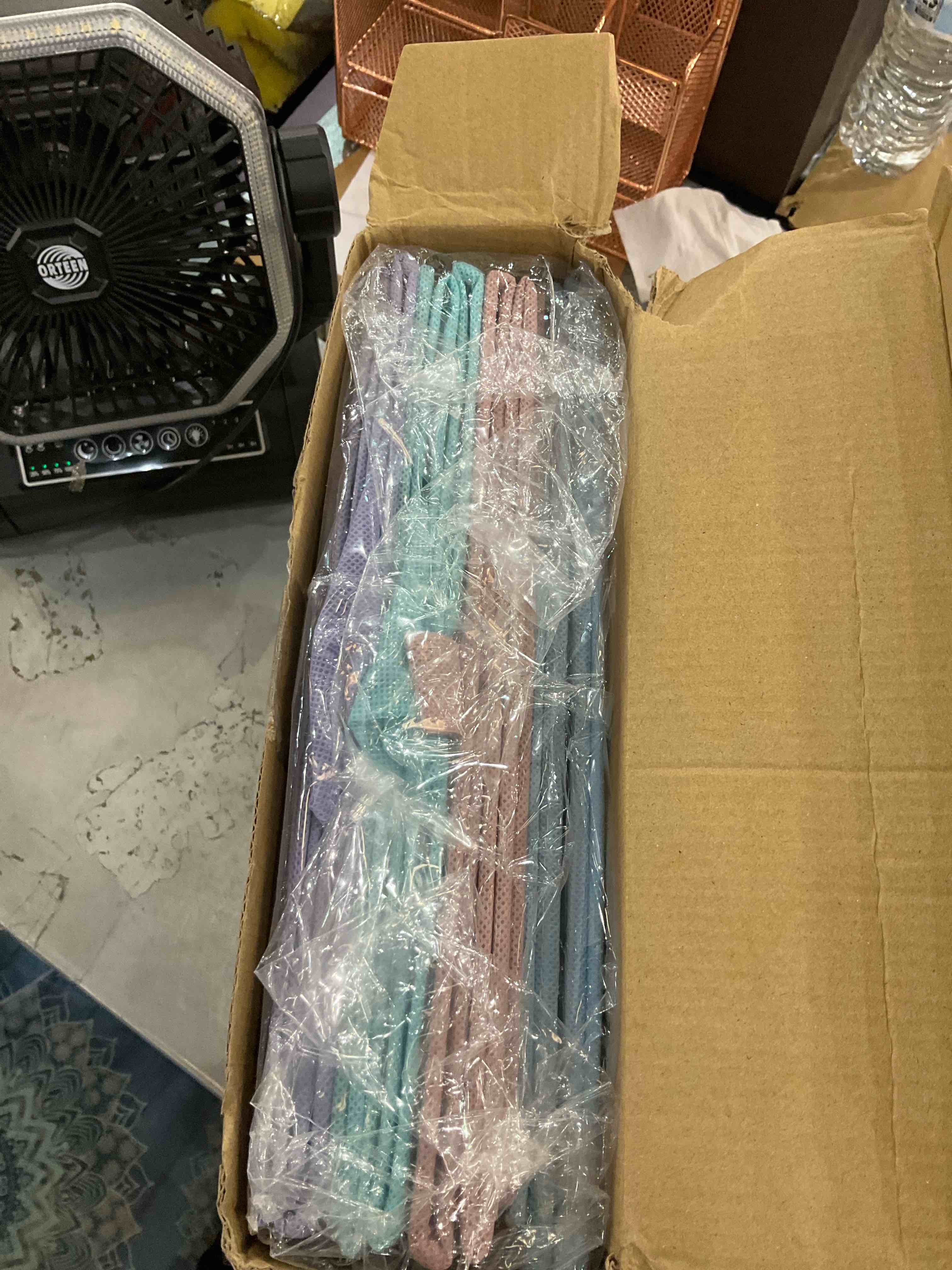 https://s3.amazonaws.com/lotting-images-prod/BargainHunt/EXS01537598_1714396942668.jpeg
