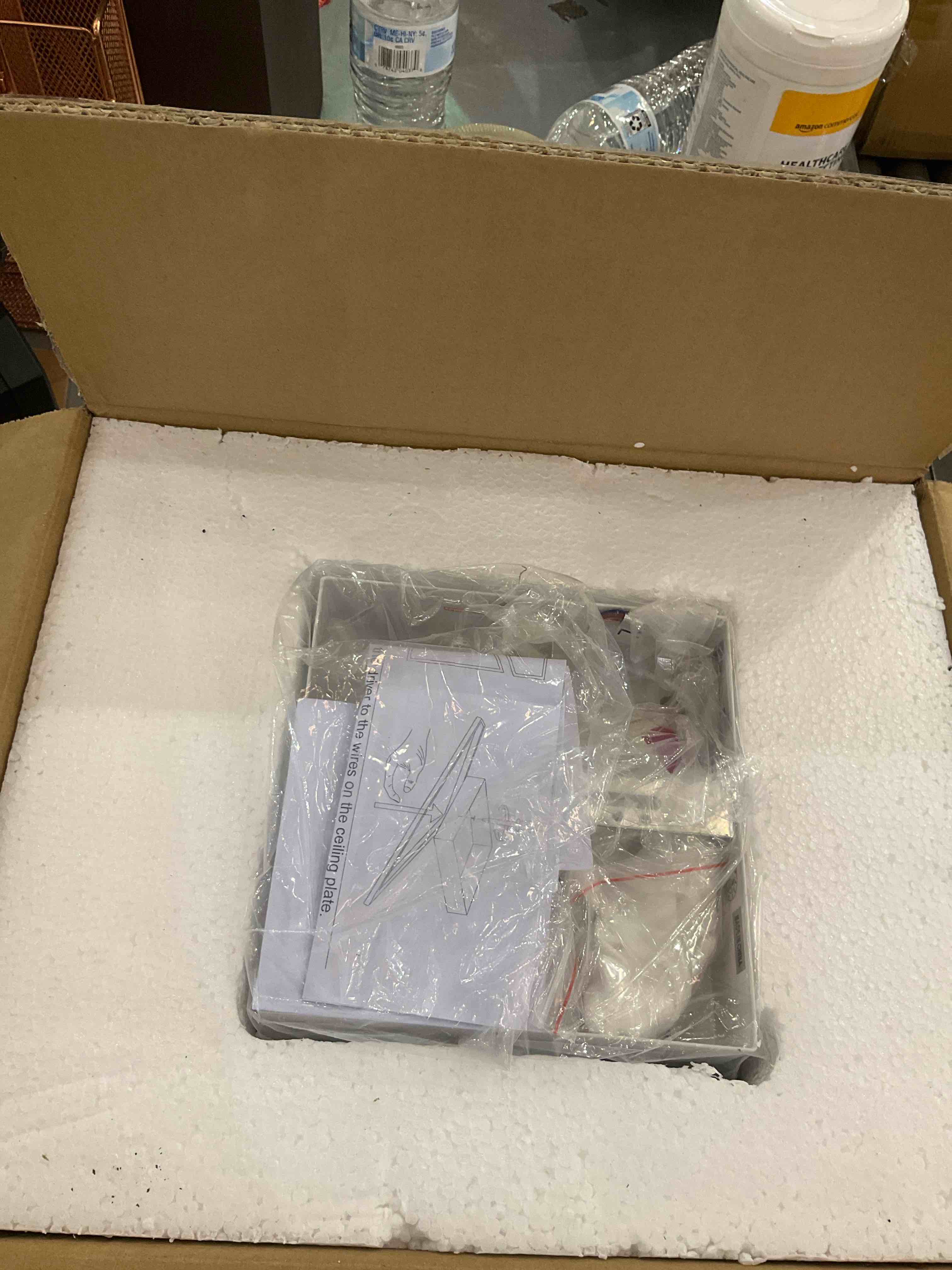 https://s3.amazonaws.com/lotting-images-prod/BargainHunt/EXS01537740_1714417277342.jpeg