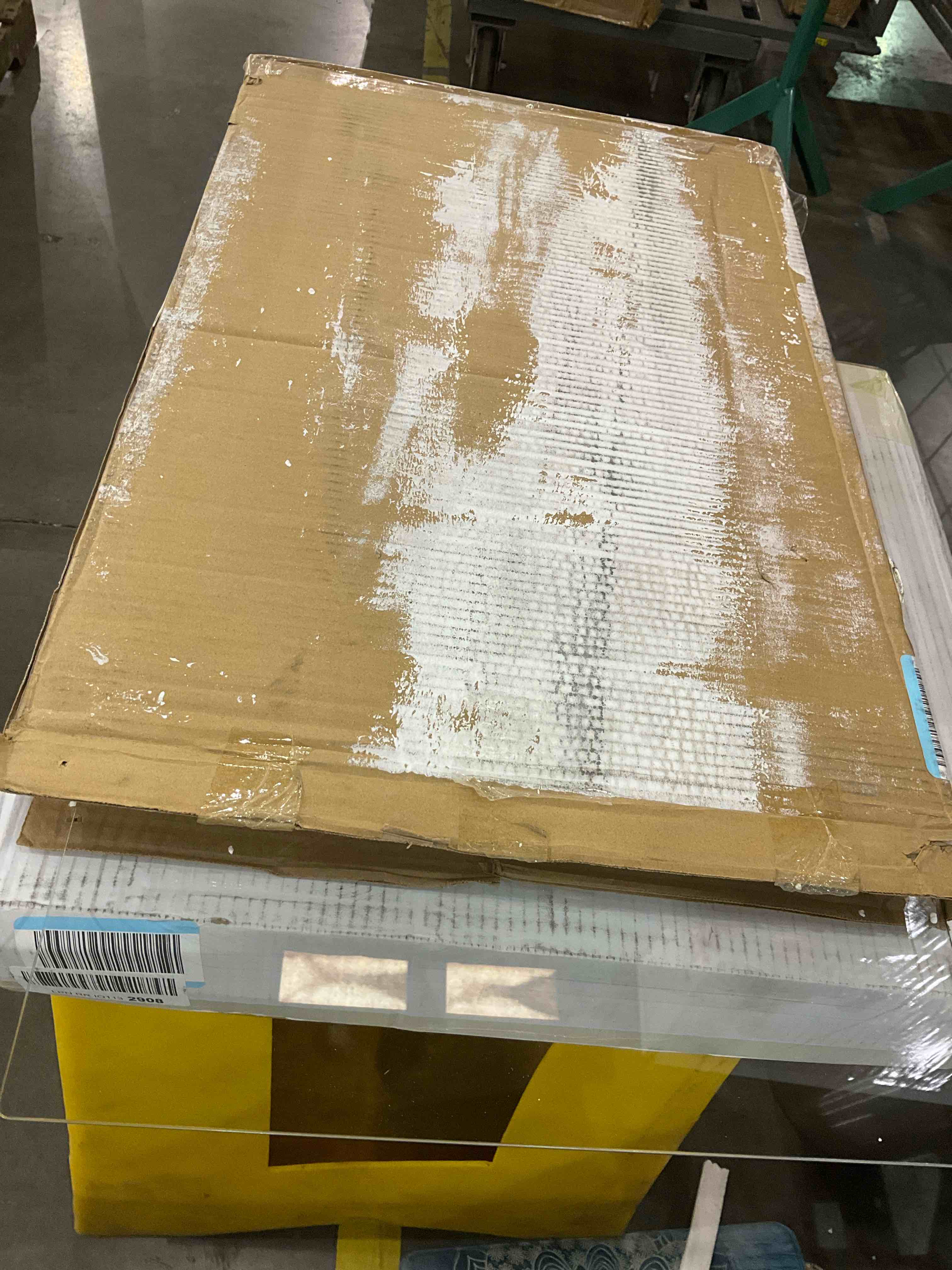 https://s3.amazonaws.com/lotting-images-prod/BargainHunt/EXS01537756_1714479003472.jpeg