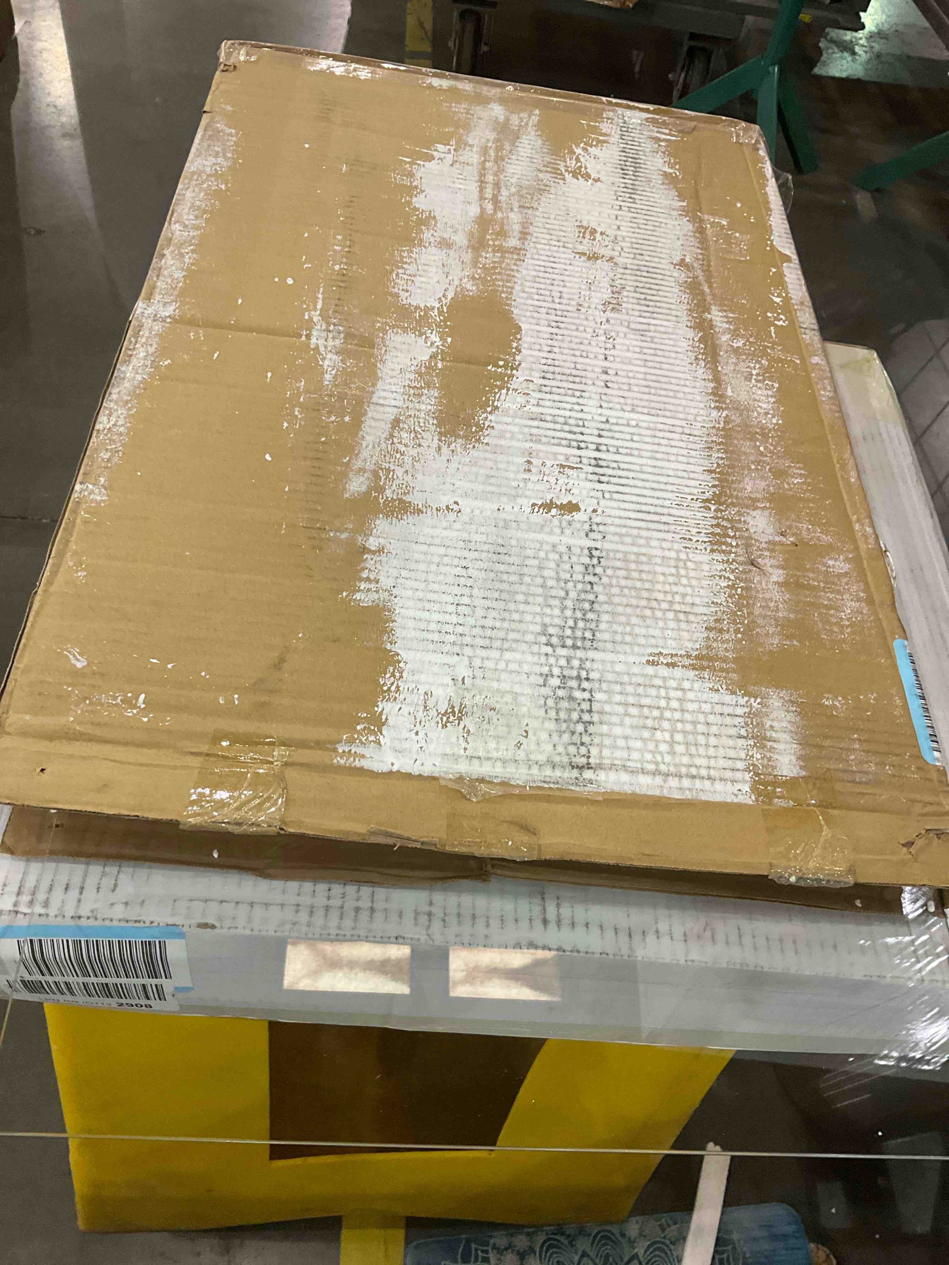 https://s3.amazonaws.com/lotting-images-prod/BargainHunt/EXS01537756_1714479004615.jpeg