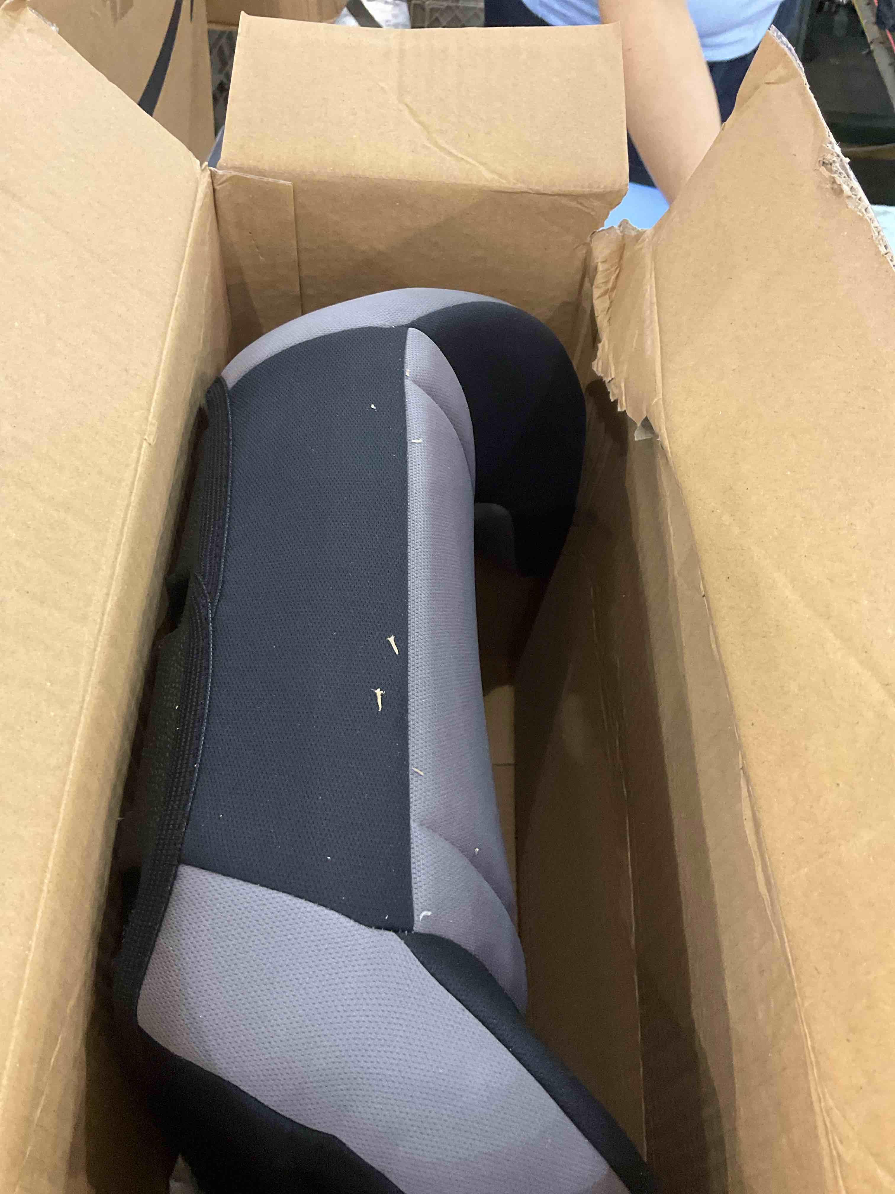 https://s3.amazonaws.com/lotting-images-prod/BargainHunt/EXS01537765_1714480421521.jpeg