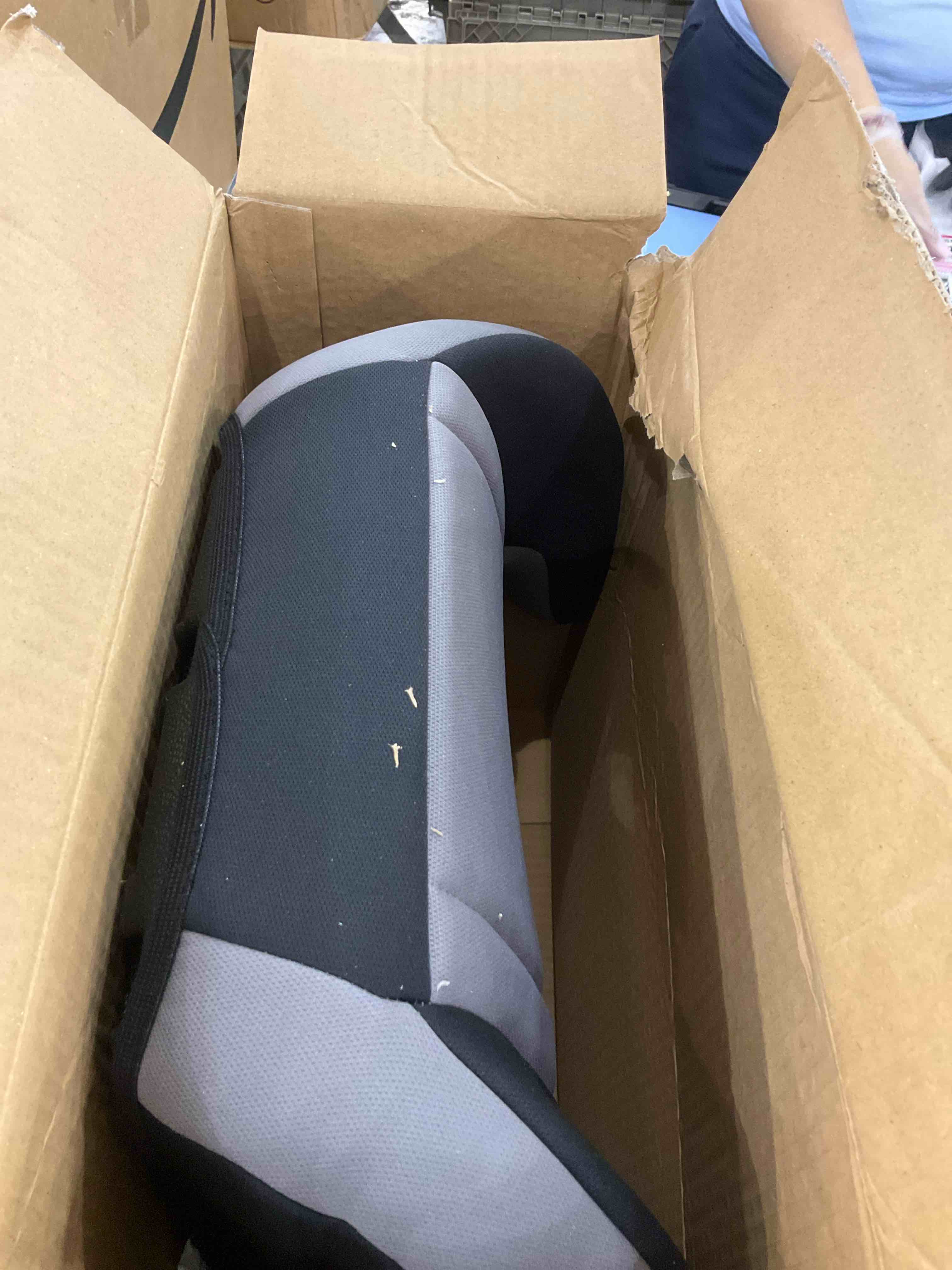 https://s3.amazonaws.com/lotting-images-prod/BargainHunt/EXS01537765_1714480423104.jpeg