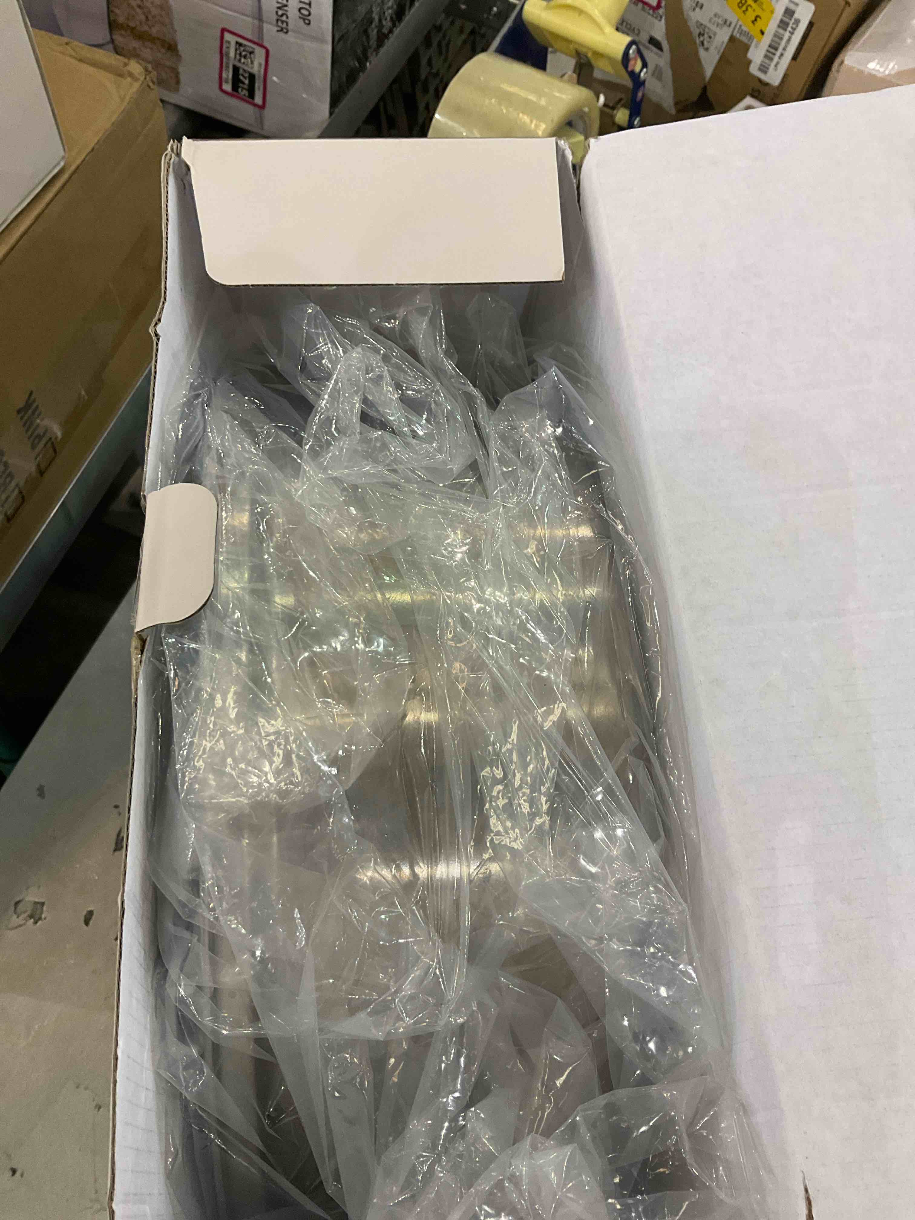 https://s3.amazonaws.com/lotting-images-prod/BargainHunt/EXS01537829_1714490956001.jpeg