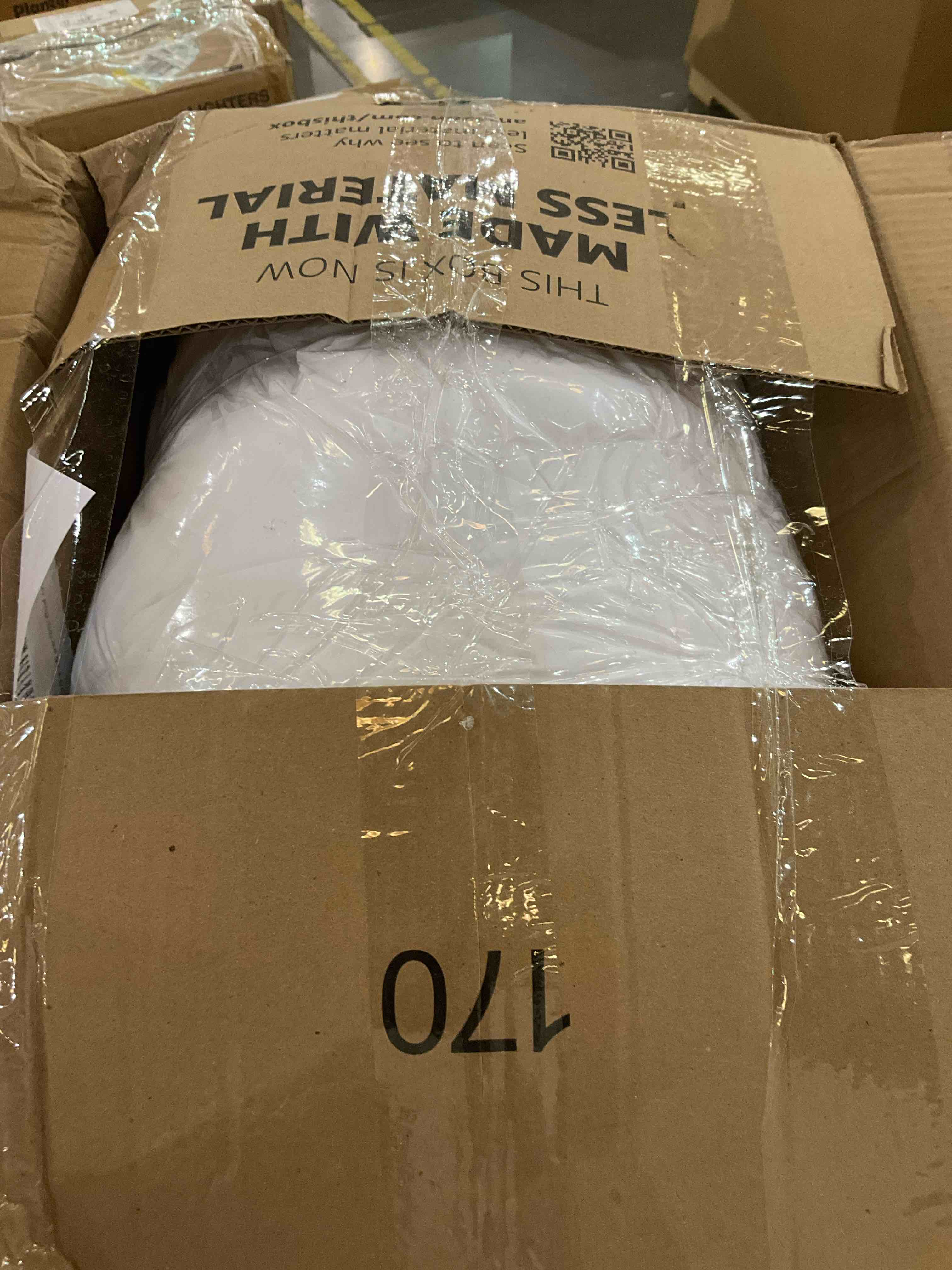 https://s3.amazonaws.com/lotting-images-prod/BargainHunt/EXS01538003_1713899073921.jpeg