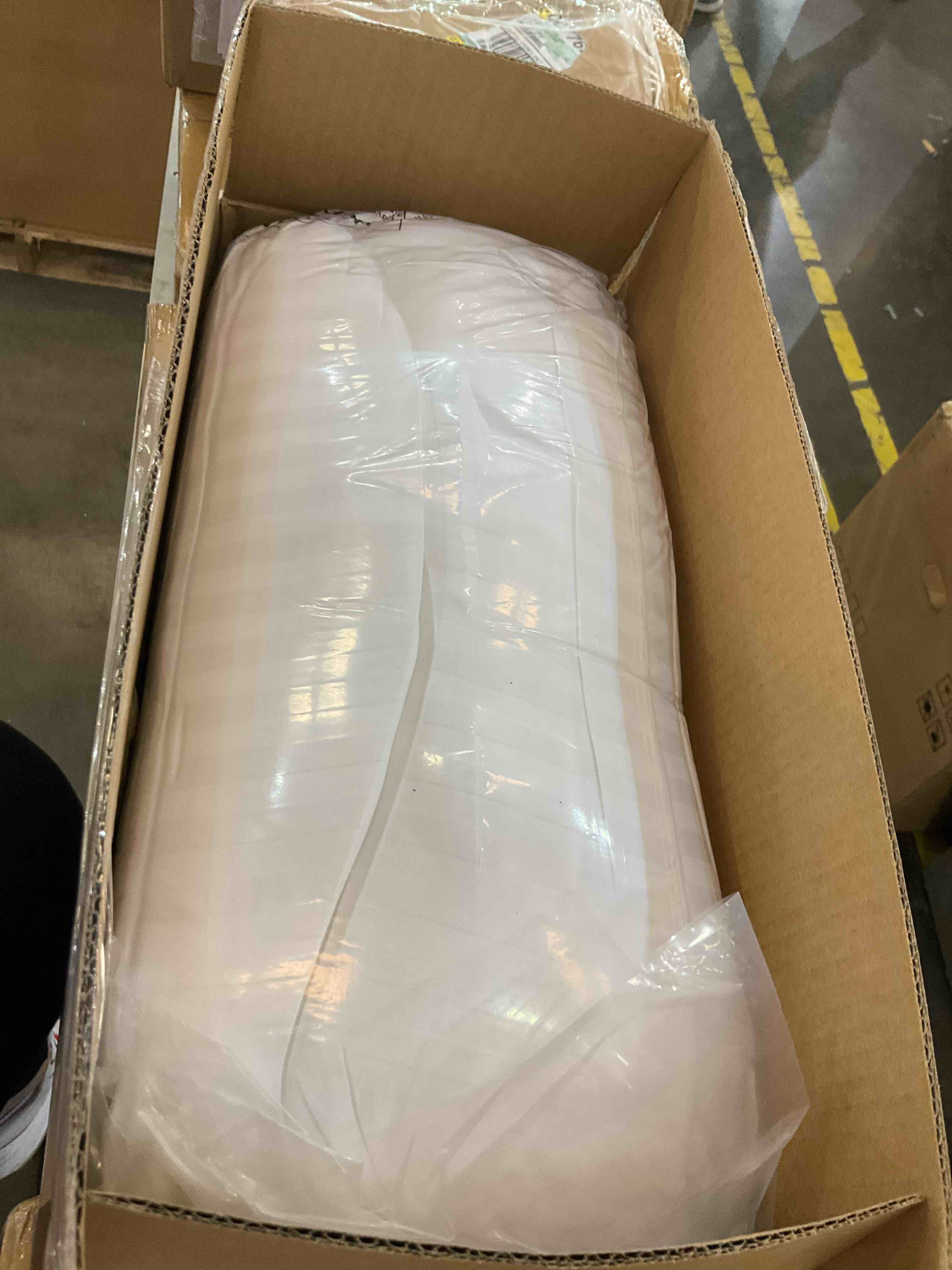 https://s3.amazonaws.com/lotting-images-prod/BargainHunt/EXS01538008_1713899498284.jpeg