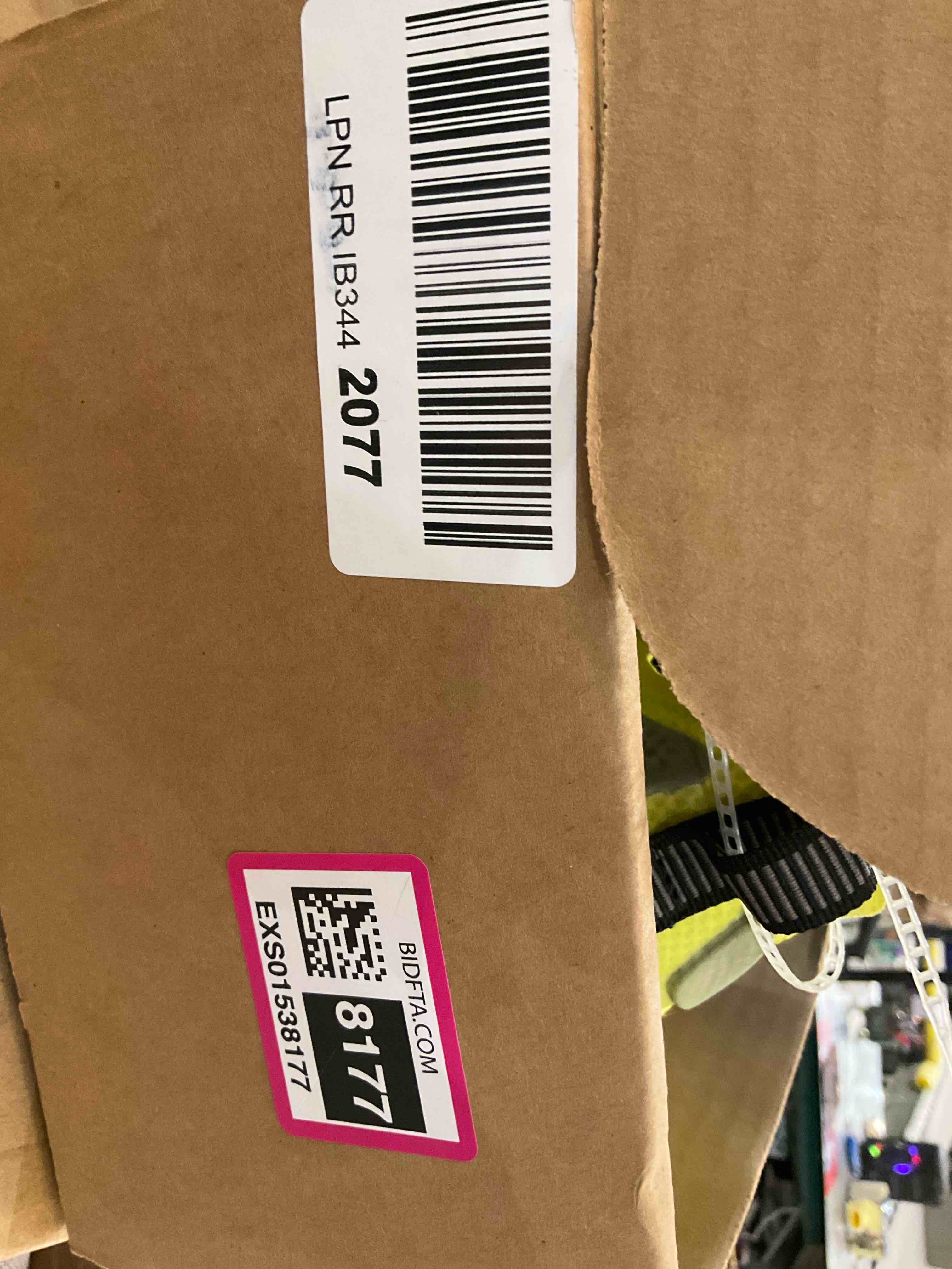 https://s3.amazonaws.com/lotting-images-prod/BargainHunt/EXS01538177_1713973977383.jpeg