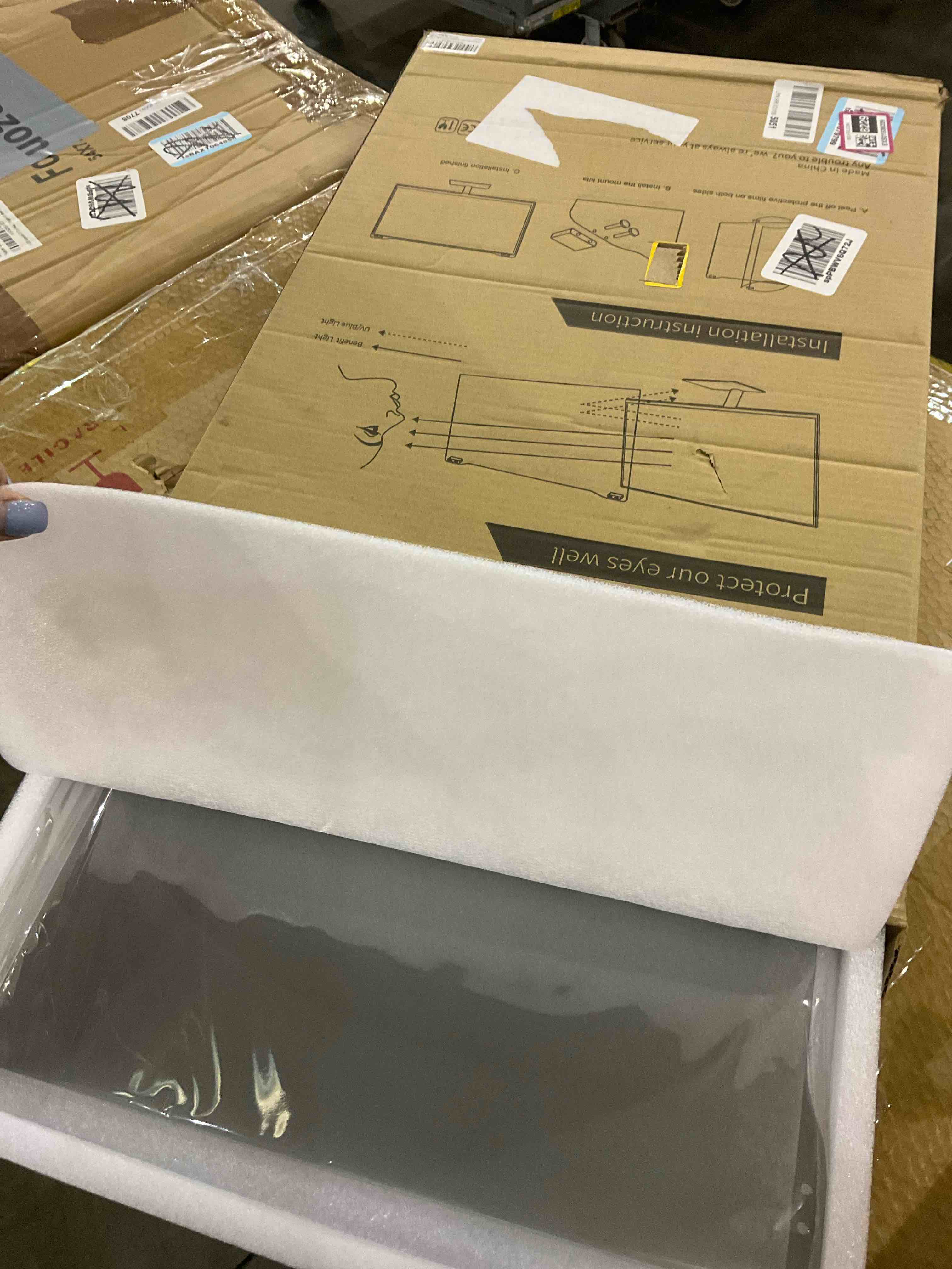 https://s3.amazonaws.com/lotting-images-prod/BargainHunt/EXS01538229_1714045950608.jpeg