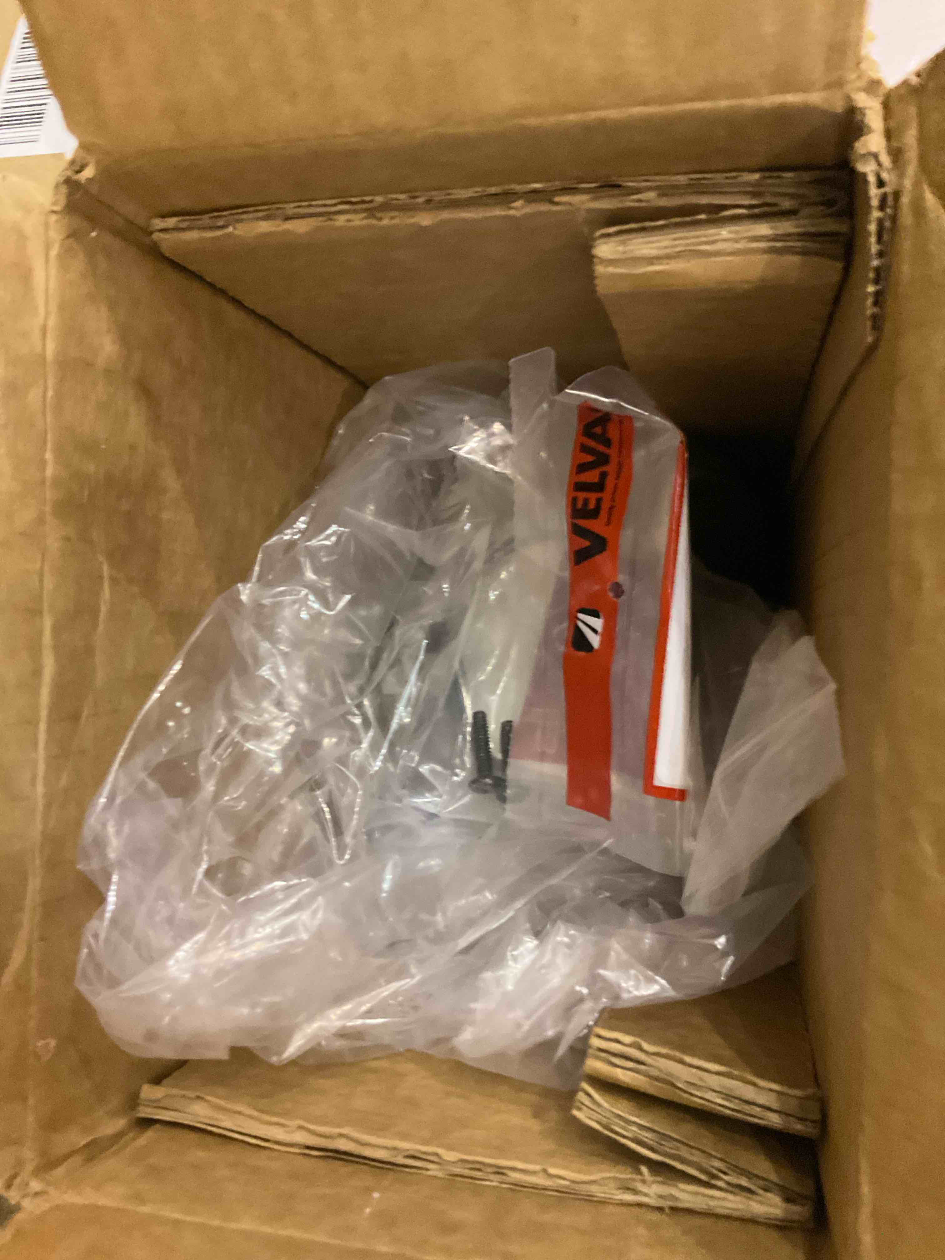 https://s3.amazonaws.com/lotting-images-prod/BargainHunt/EXS01538232_1714046549754.jpeg