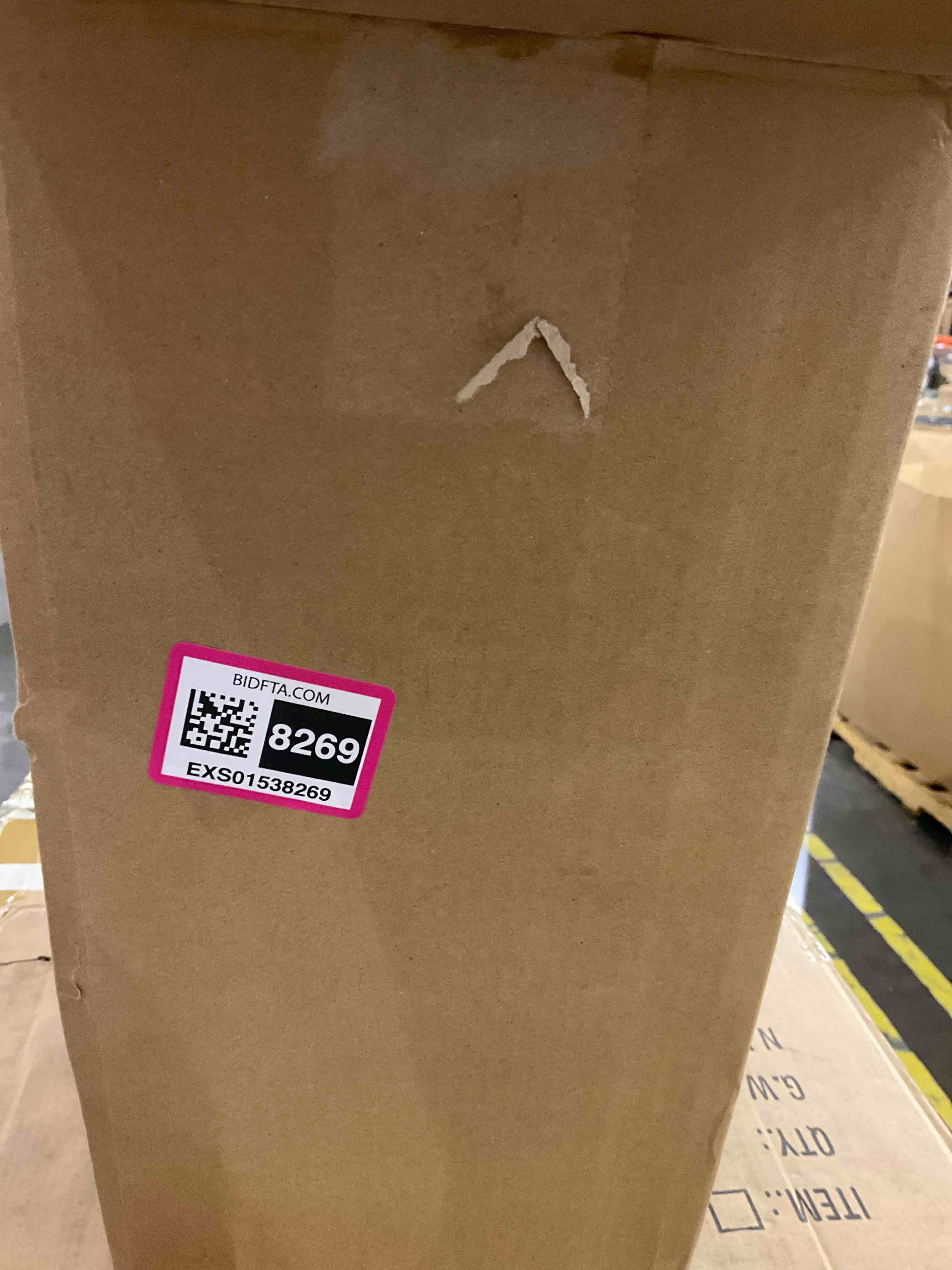 https://s3.amazonaws.com/lotting-images-prod/BargainHunt/EXS01538269_1714397663453.jpeg