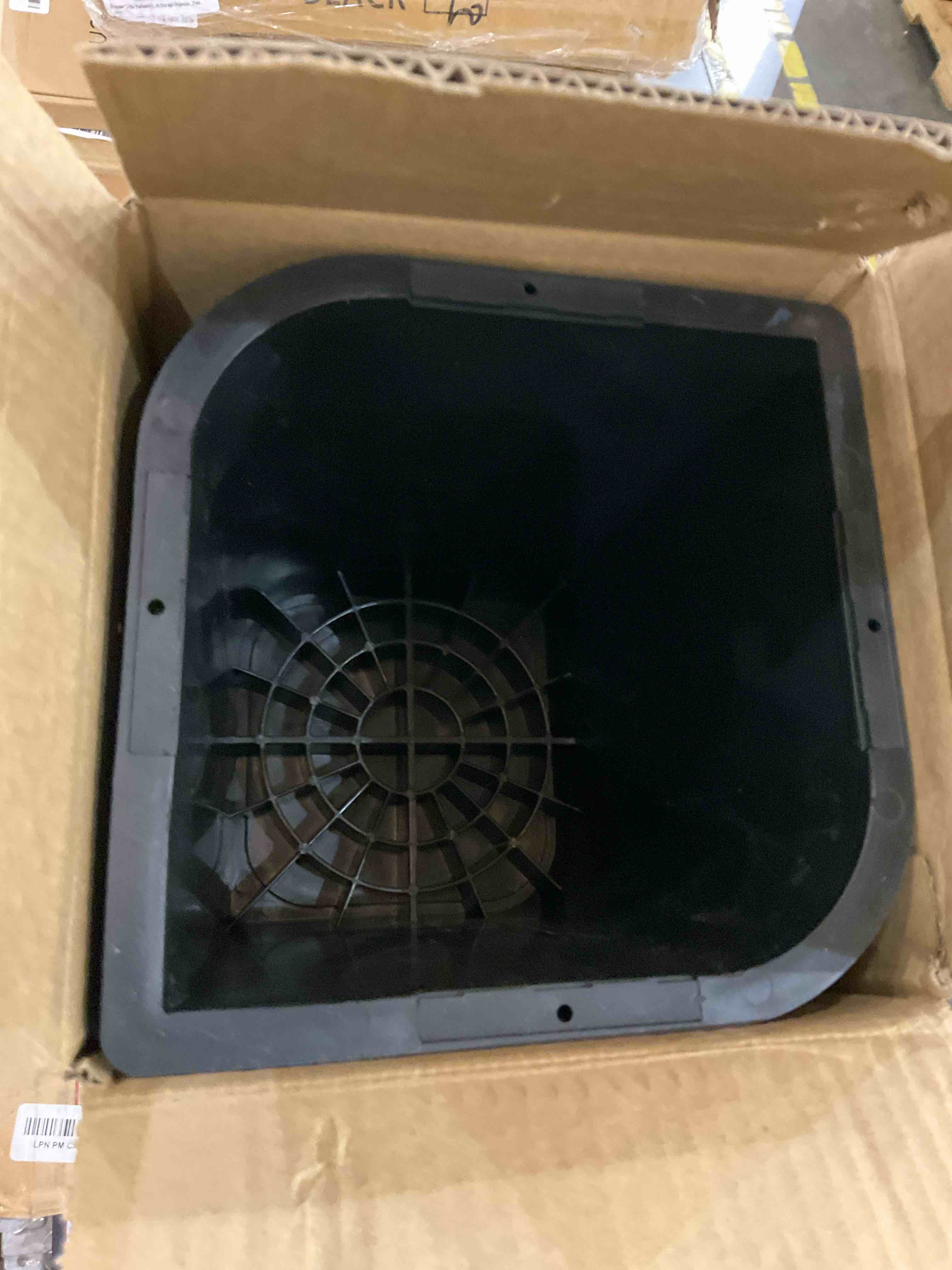 https://s3.amazonaws.com/lotting-images-prod/BargainHunt/EXS01538269_1714397667087.jpeg