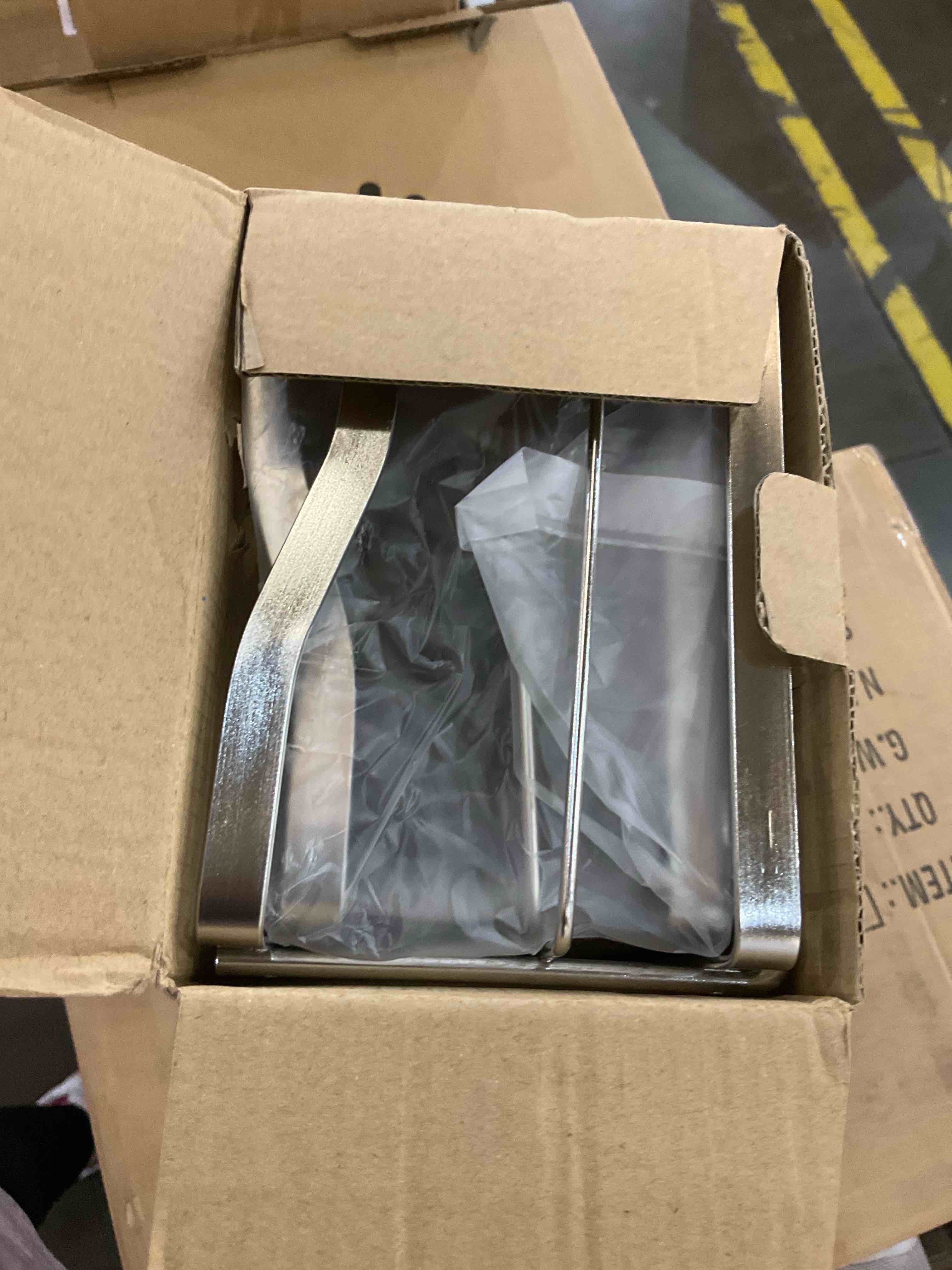 https://s3.amazonaws.com/lotting-images-prod/BargainHunt/EXS01538281_1714398535595.jpeg