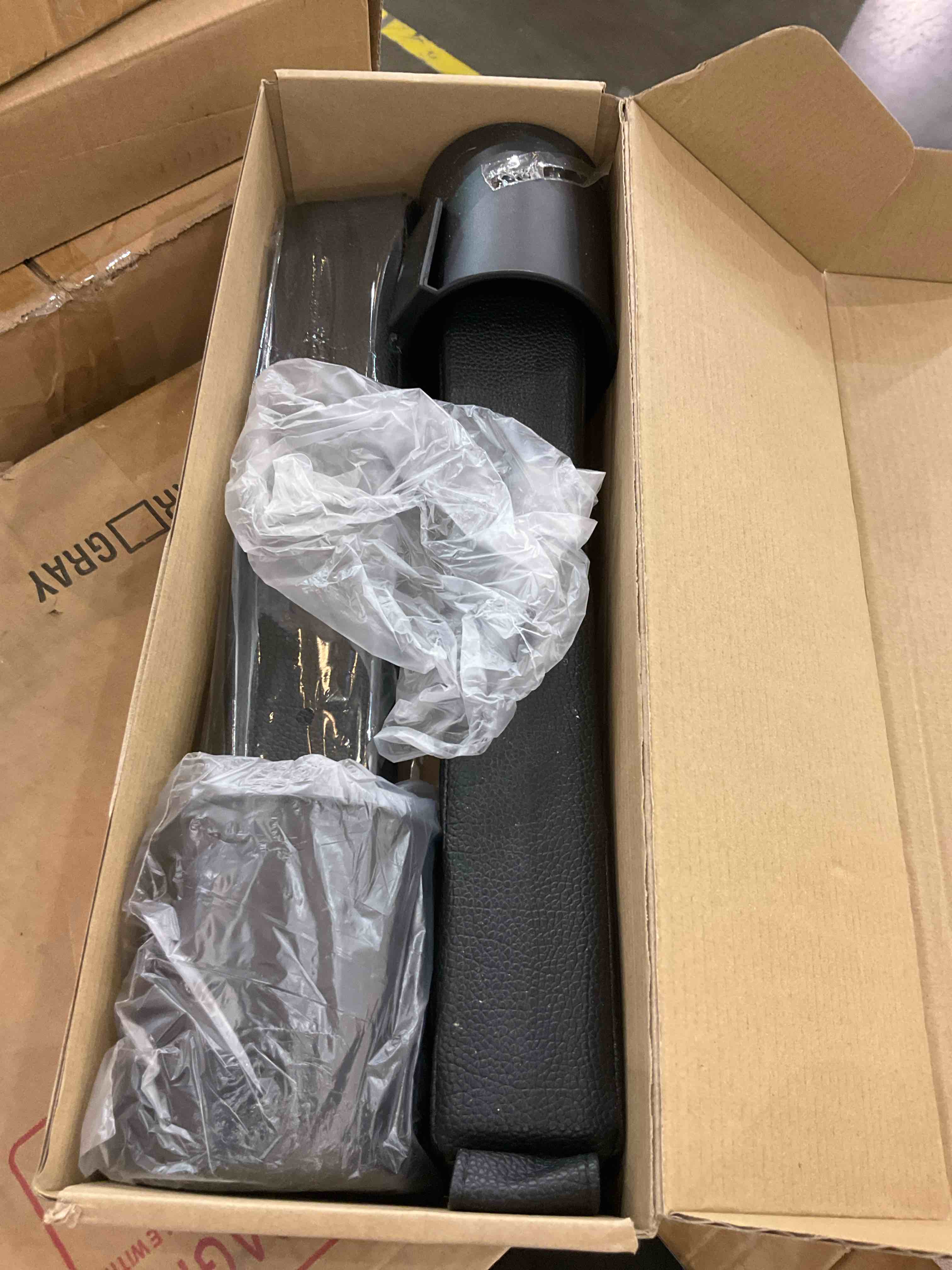 https://s3.amazonaws.com/lotting-images-prod/BargainHunt/EXS01538284_1714398741844.jpeg