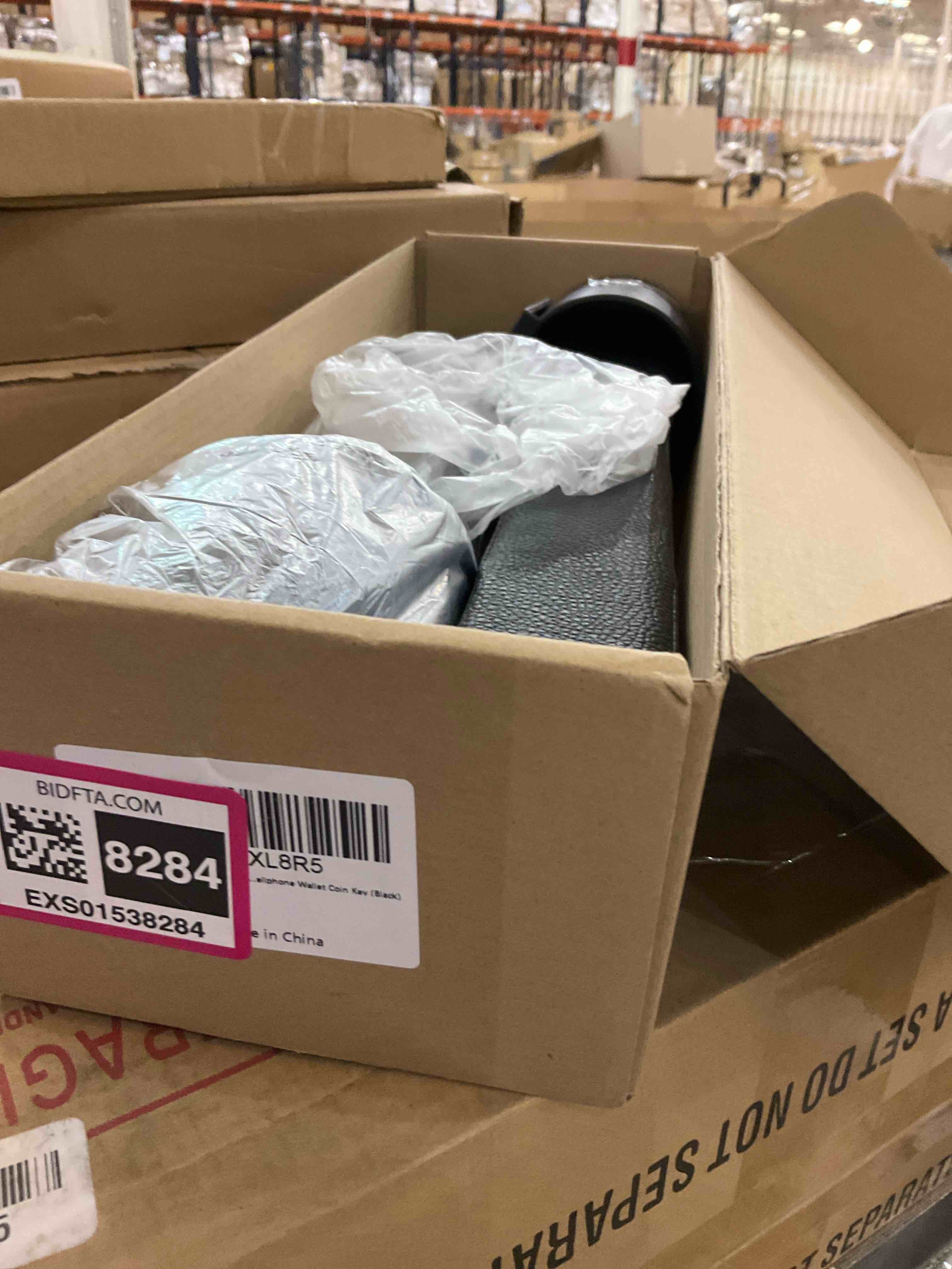 https://s3.amazonaws.com/lotting-images-prod/BargainHunt/EXS01538284_1714398743778.jpeg