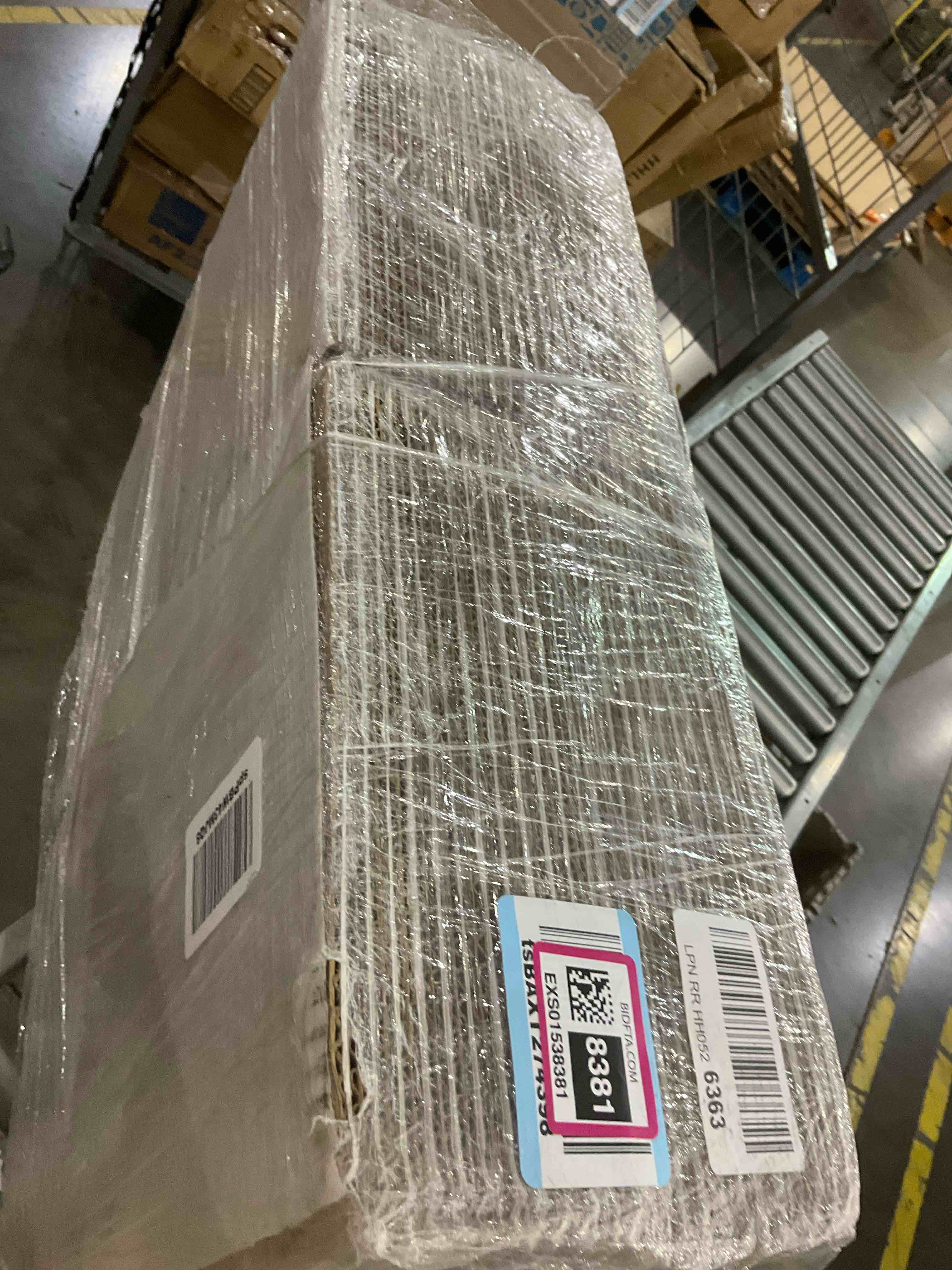 https://s3.amazonaws.com/lotting-images-prod/BargainHunt/EXS01538381_1714478851053.jpeg