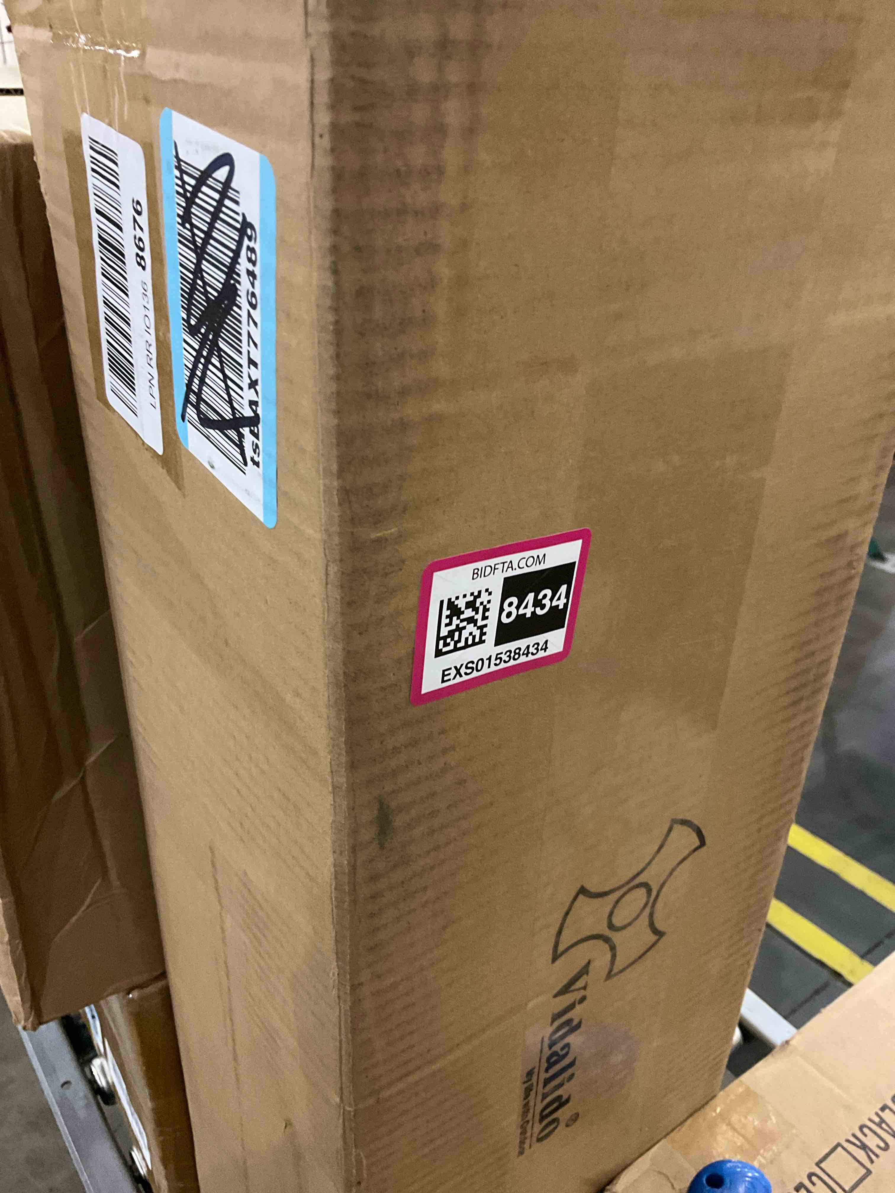 https://s3.amazonaws.com/lotting-images-prod/BargainHunt/EXS01538434_1714489629887.jpeg