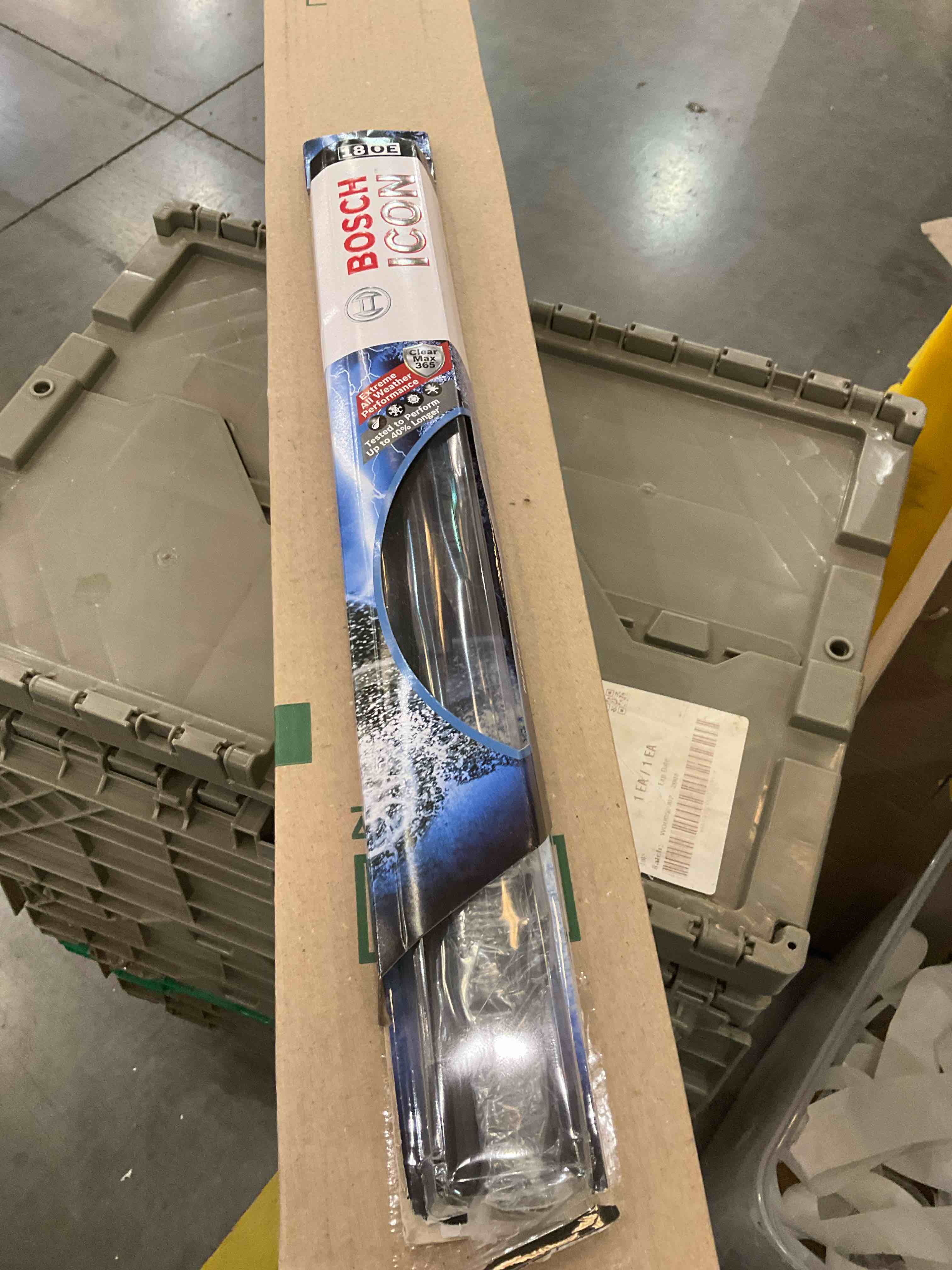 Bosch ICON 18OE Wiper Blade, Up to 40% Longer Life* - 18" (Pack of 1)