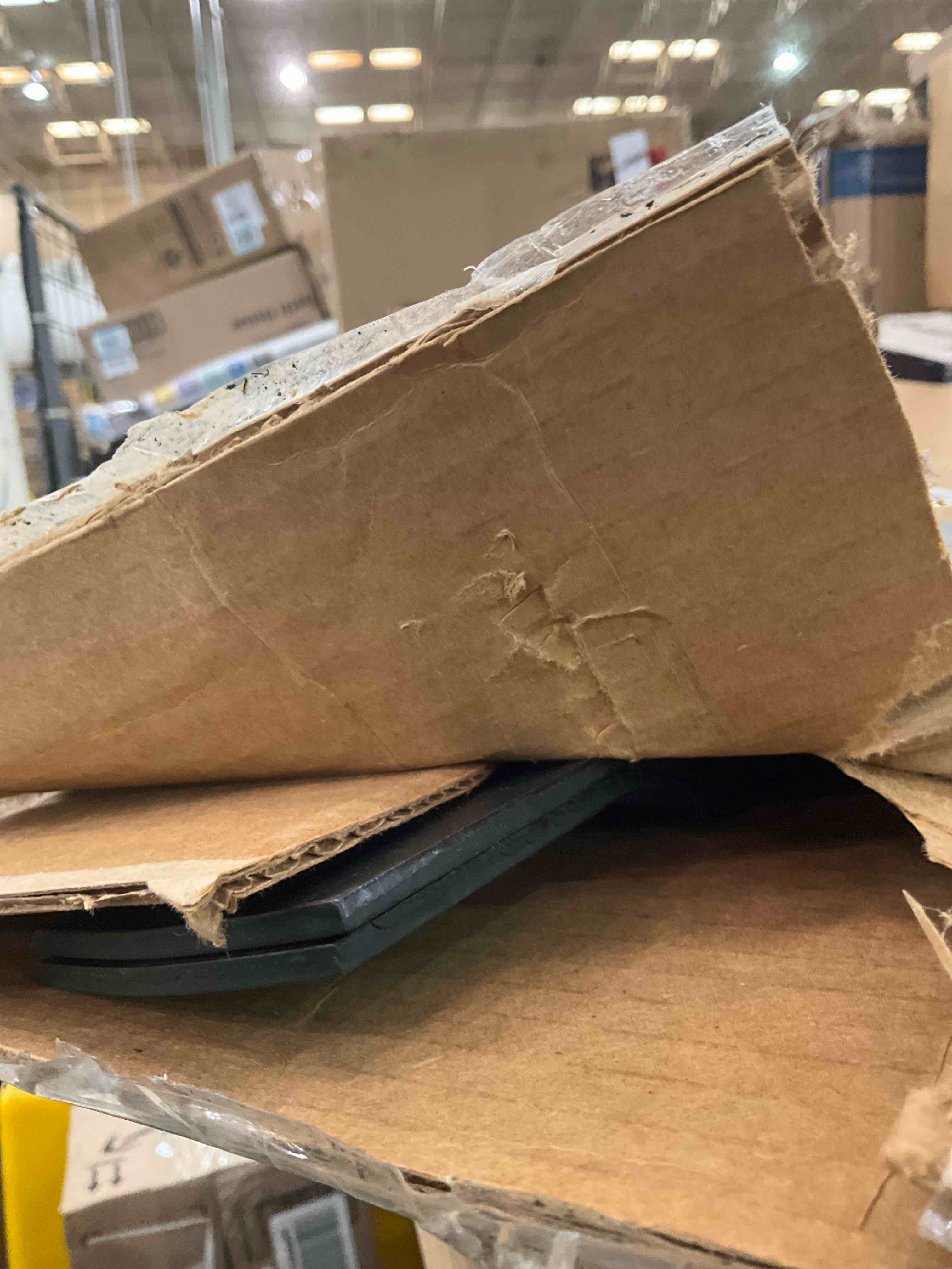 https://s3.amazonaws.com/lotting-images-prod/BargainHunt/EXS01538521_1714664577238.jpeg