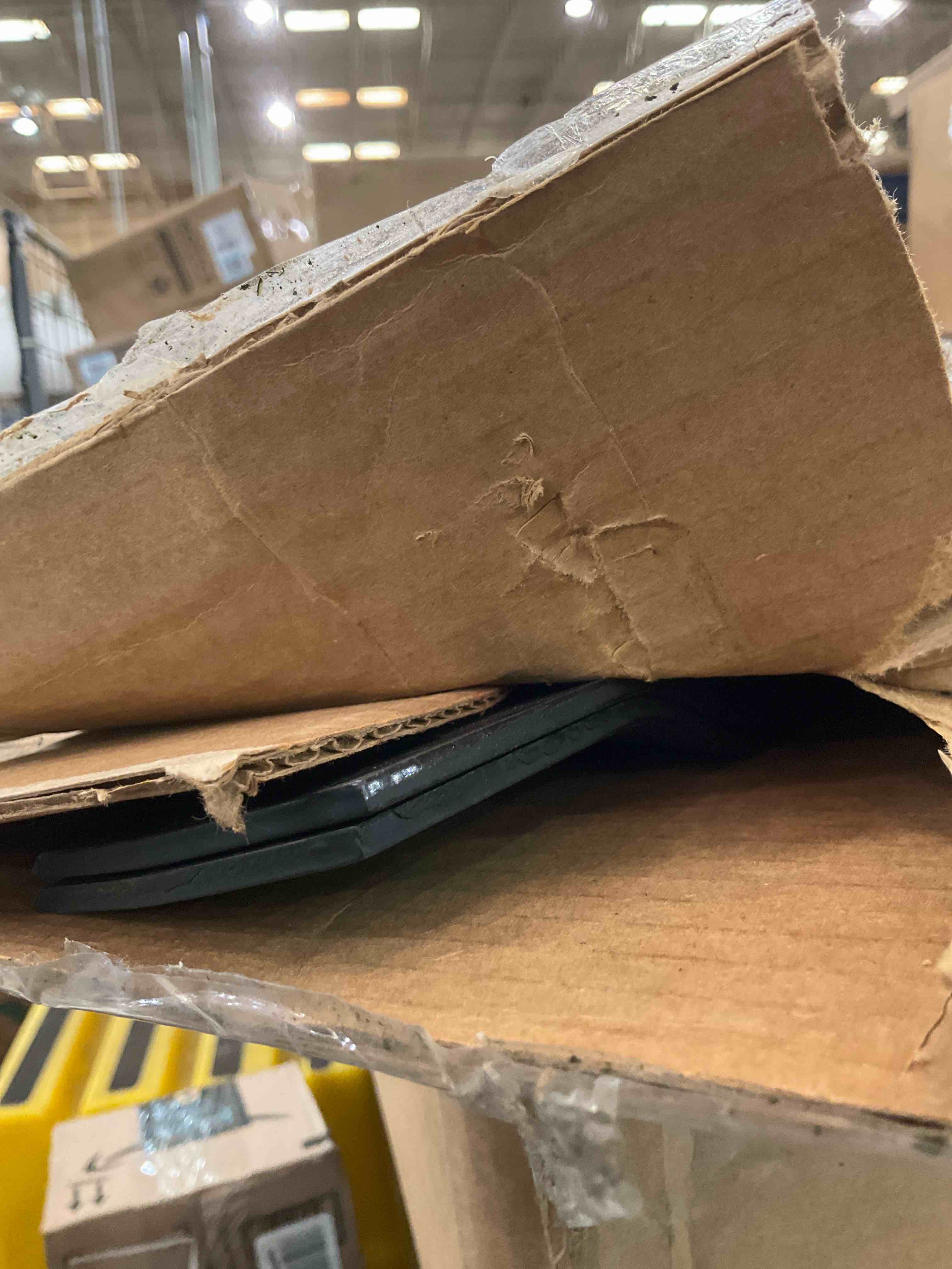 https://s3.amazonaws.com/lotting-images-prod/BargainHunt/EXS01538521_1714664579448.jpeg