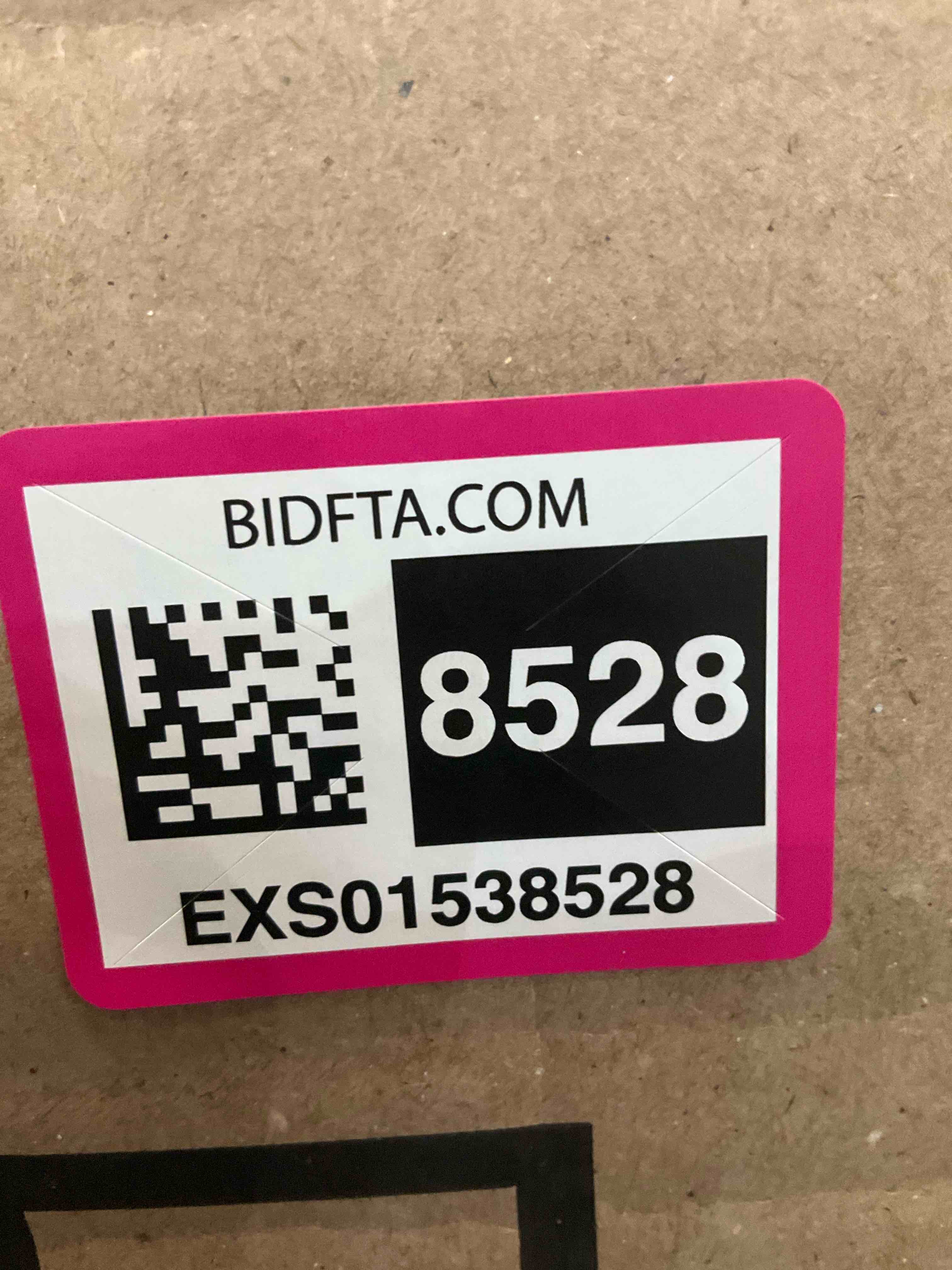 https://s3.amazonaws.com/lotting-images-prod/BargainHunt/EXS01538528_1714668188480.jpeg