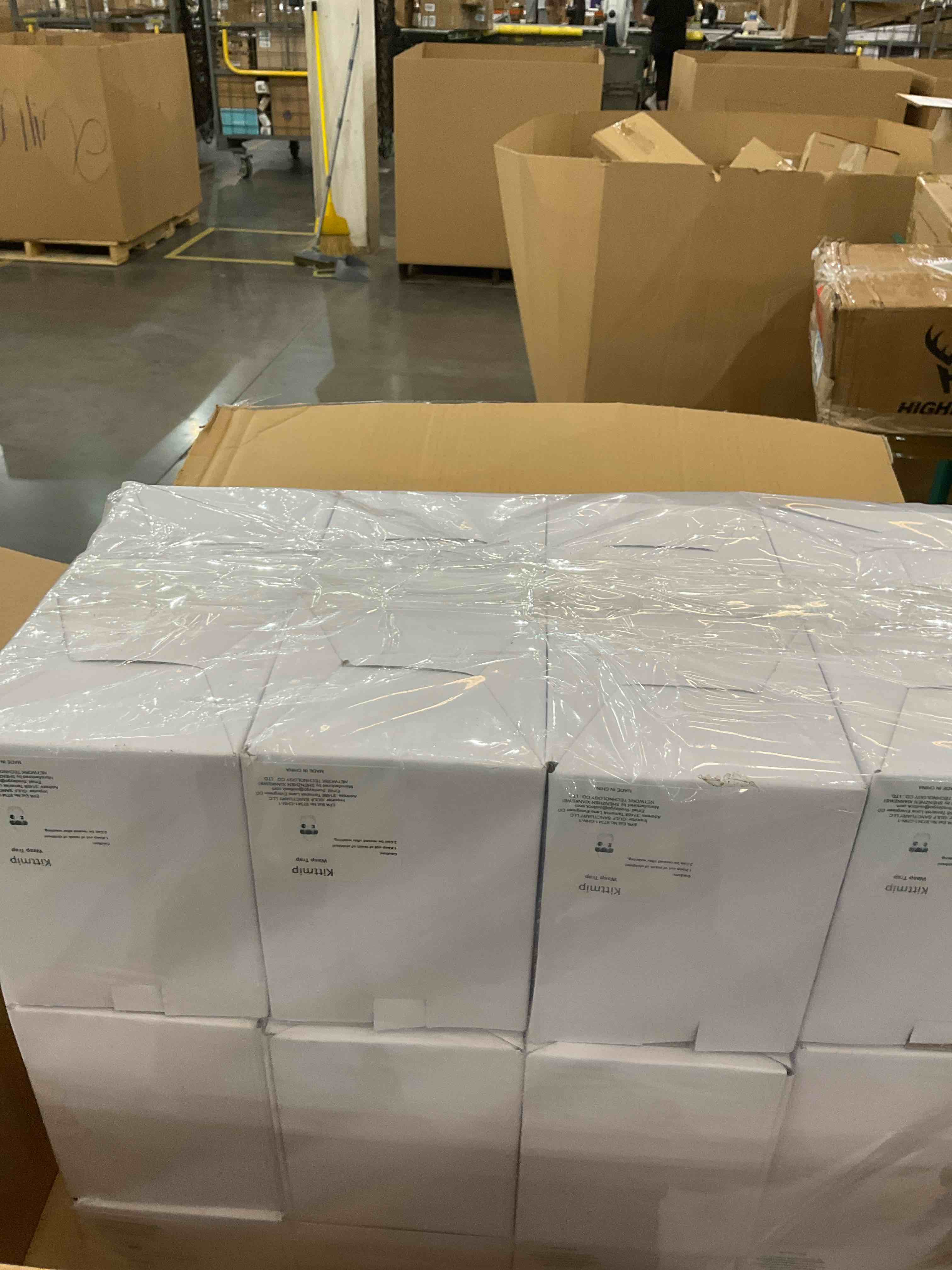 https://s3.amazonaws.com/lotting-images-prod/BargainHunt/EXS01538575_1714677125529.jpeg