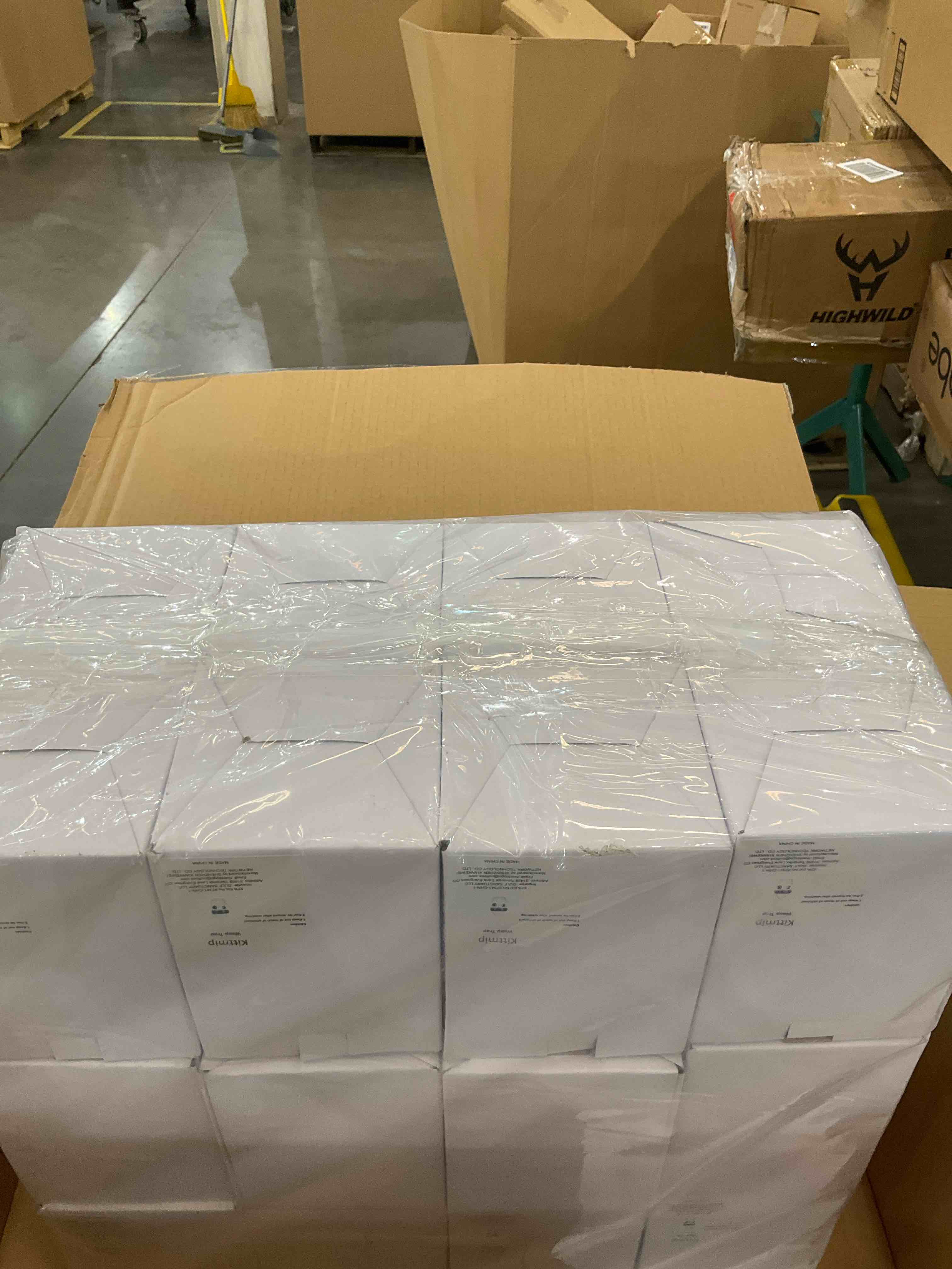 https://s3.amazonaws.com/lotting-images-prod/BargainHunt/EXS01538575_1714677128321.jpeg