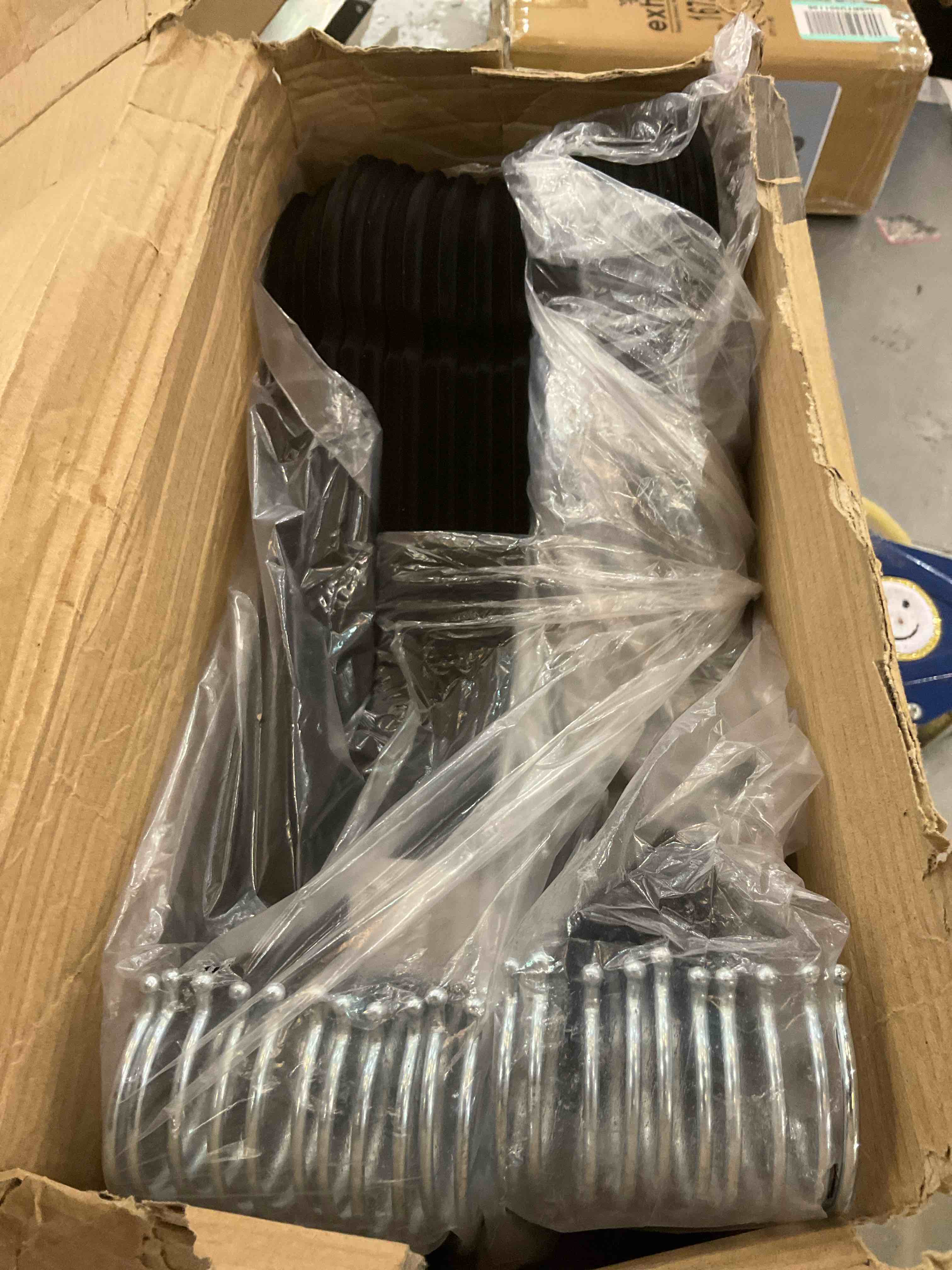 https://s3.amazonaws.com/lotting-images-prod/BargainHunt/EXS01538666_1714748190730.jpeg