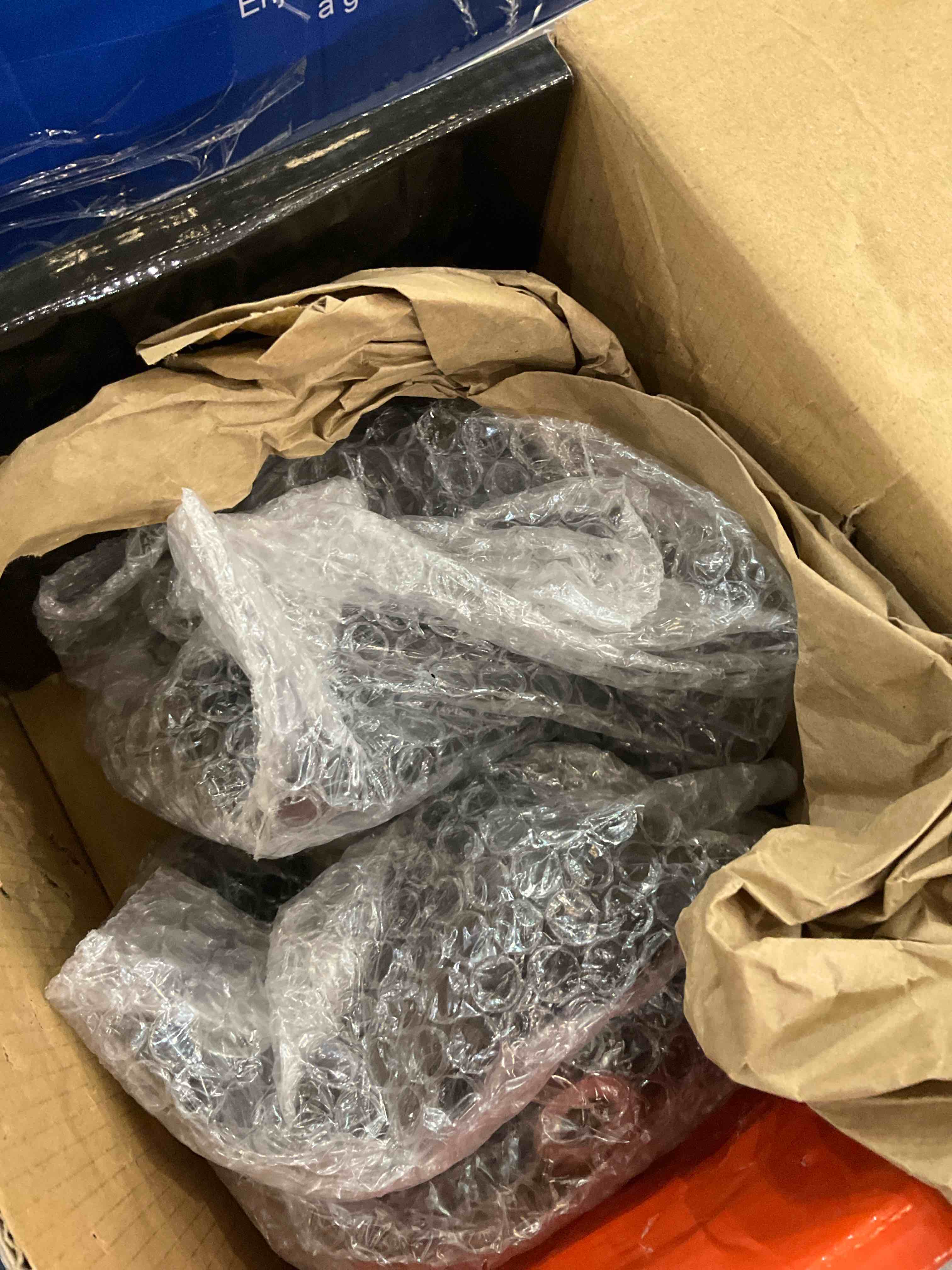 https://s3.amazonaws.com/lotting-images-prod/BargainHunt/EXS01538797_1715003410929.jpeg