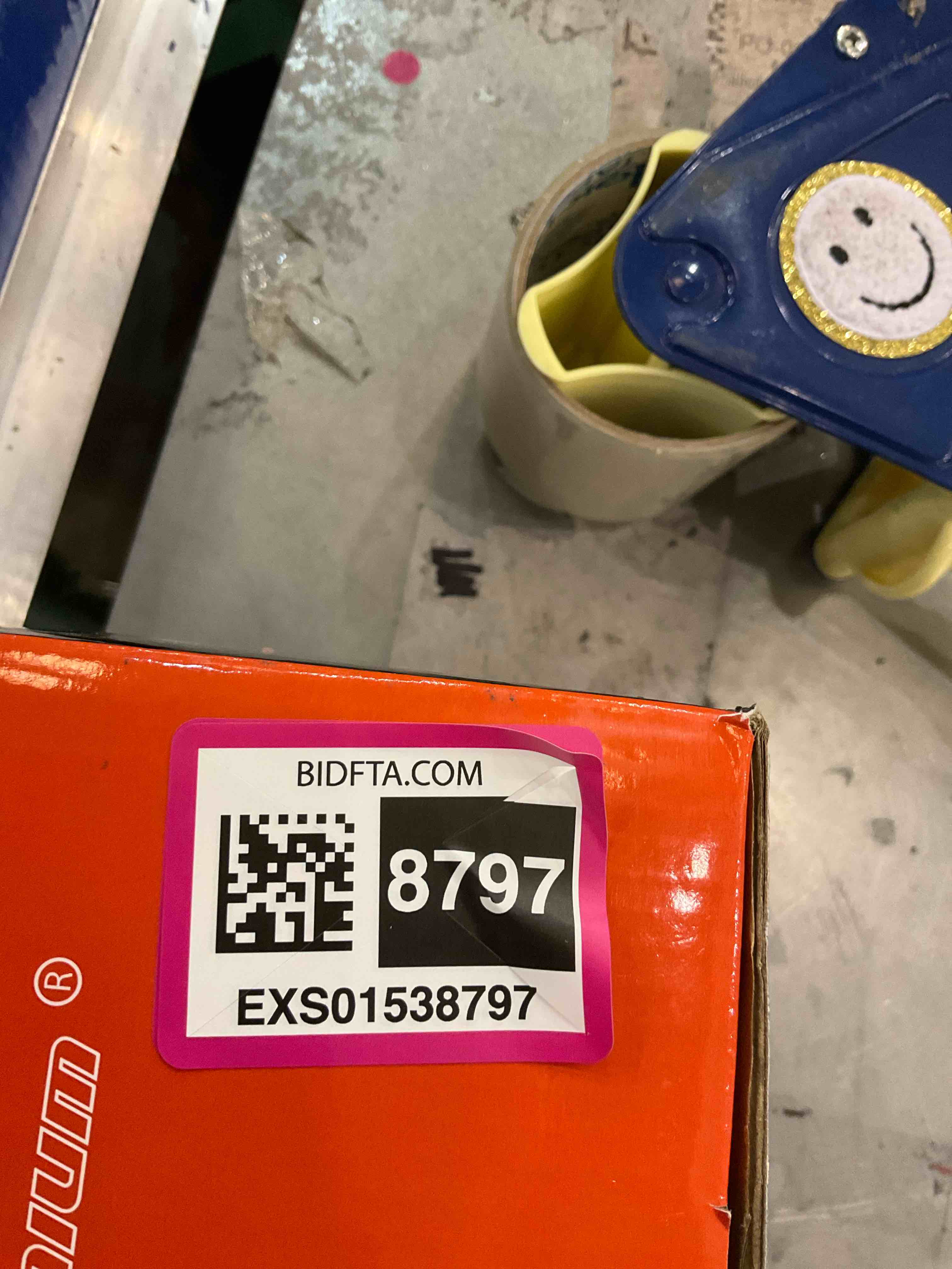 https://s3.amazonaws.com/lotting-images-prod/BargainHunt/EXS01538797_1715003443463.jpeg