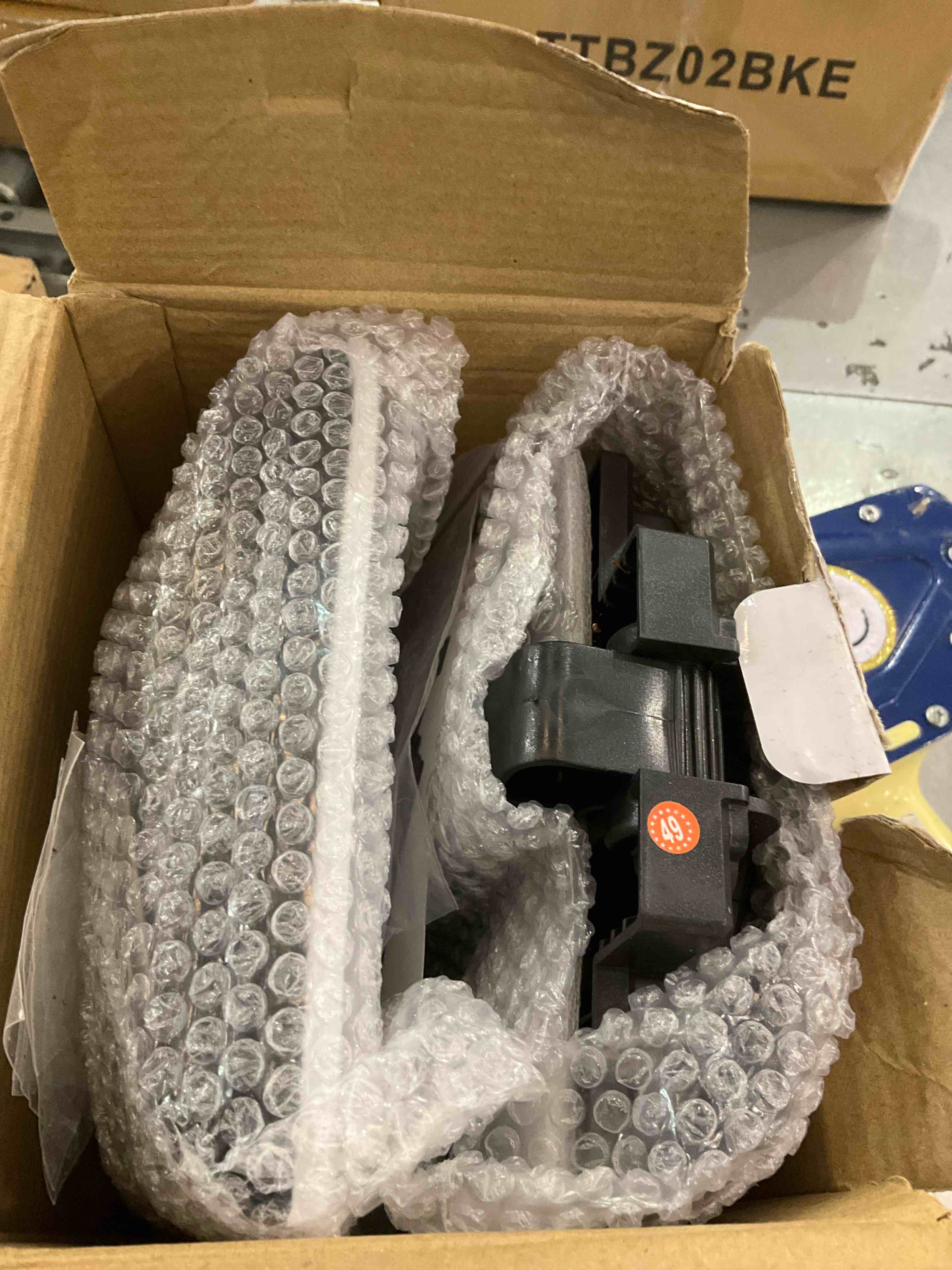 https://s3.amazonaws.com/lotting-images-prod/BargainHunt/EXS01538809_1715004683635.jpeg