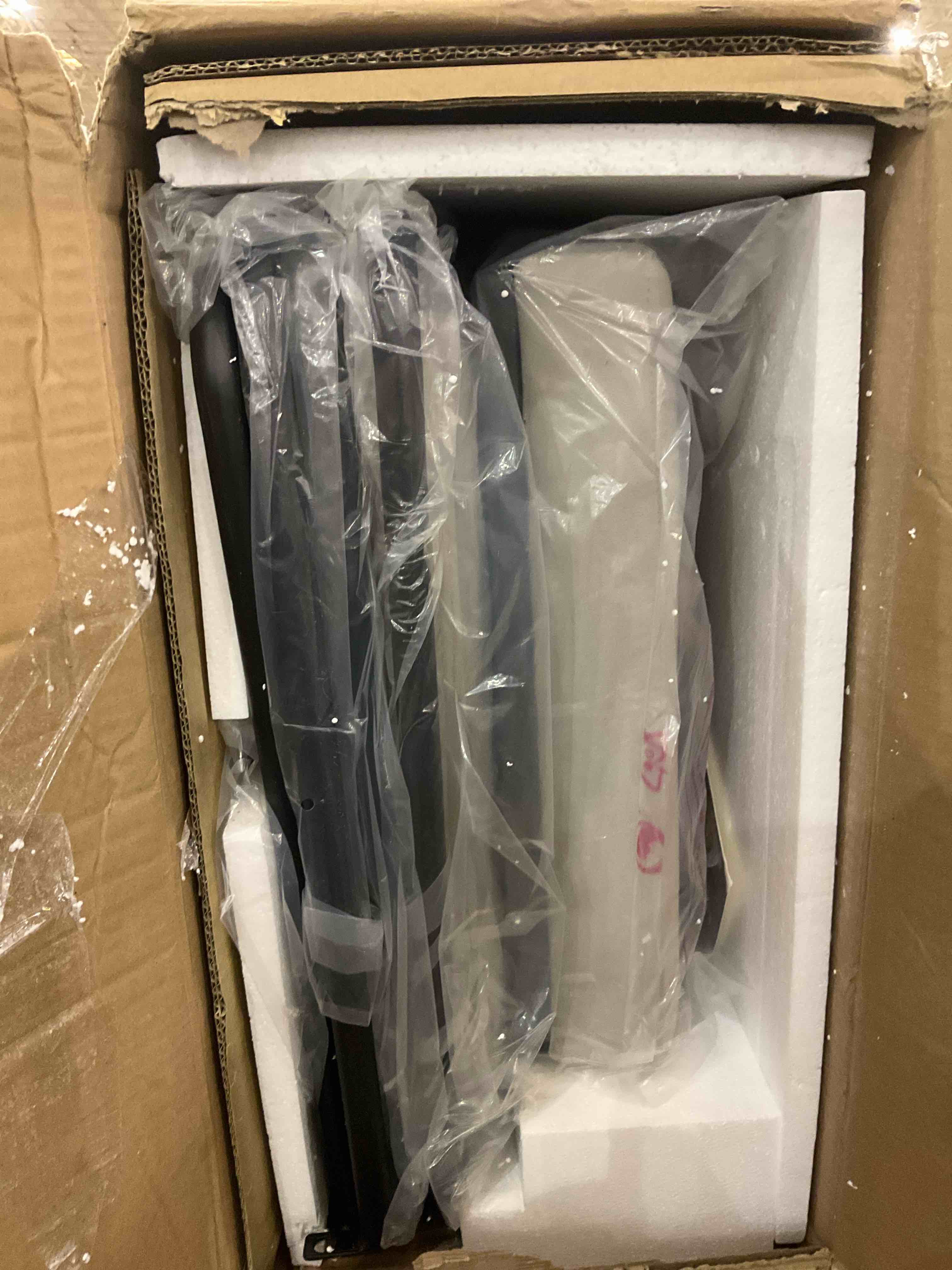 https://s3.amazonaws.com/lotting-images-prod/BargainHunt/EXS01538845_1715009434913.jpeg