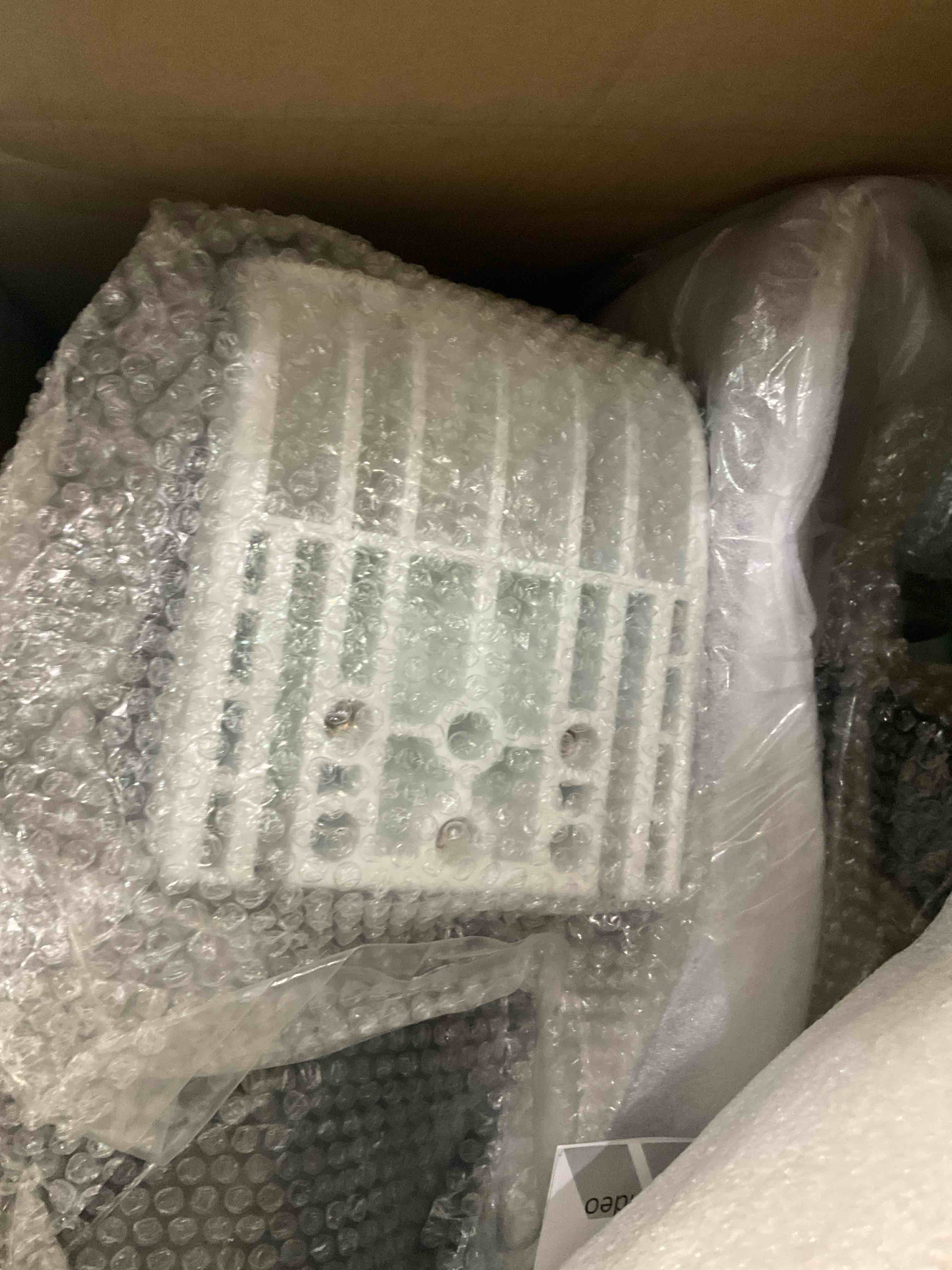 https://s3.amazonaws.com/lotting-images-prod/BargainHunt/EXS01538858_1715013463144.jpeg